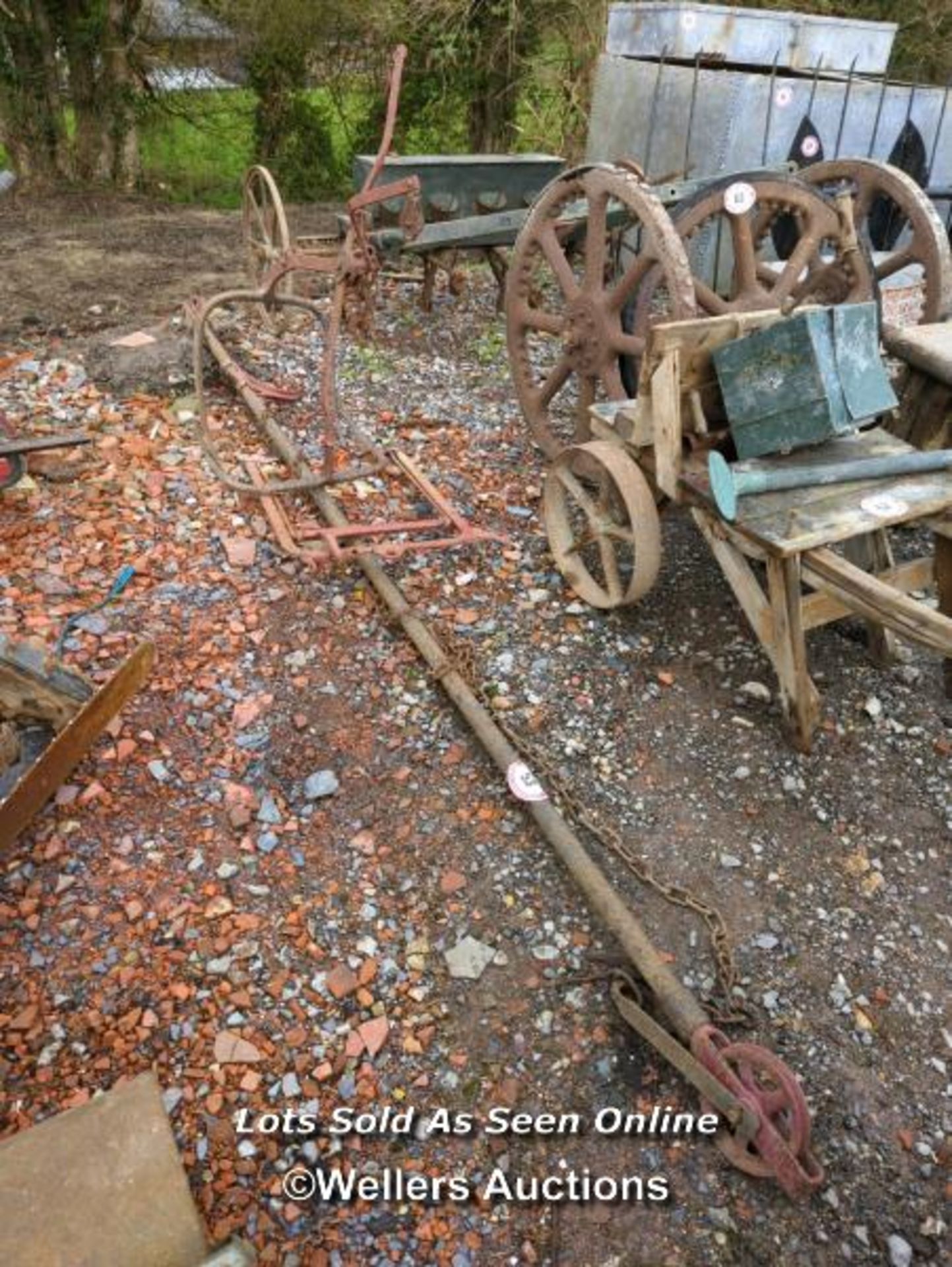 *VINTAGE BAIL STACKER / ALL LOTS ARE LOCATED AT AUTHENTIC RECLAMATION TN5 7EF