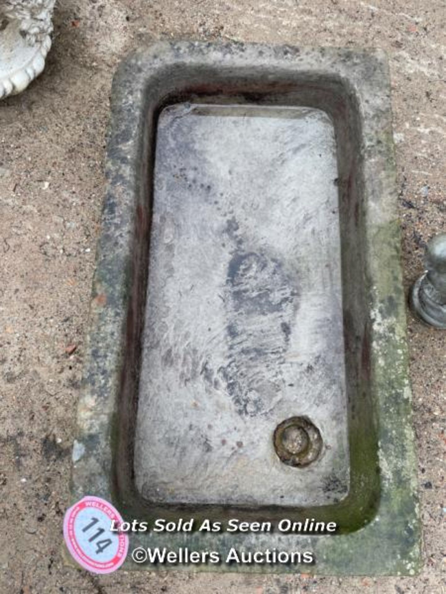 *STONE SINK, 7 HIGH X 35 WIDE X 20 DEEP / ALL LOTS ARE LOCATED AT AUTHENTIC RECLAMATION TN5 7EF - Image 2 of 2