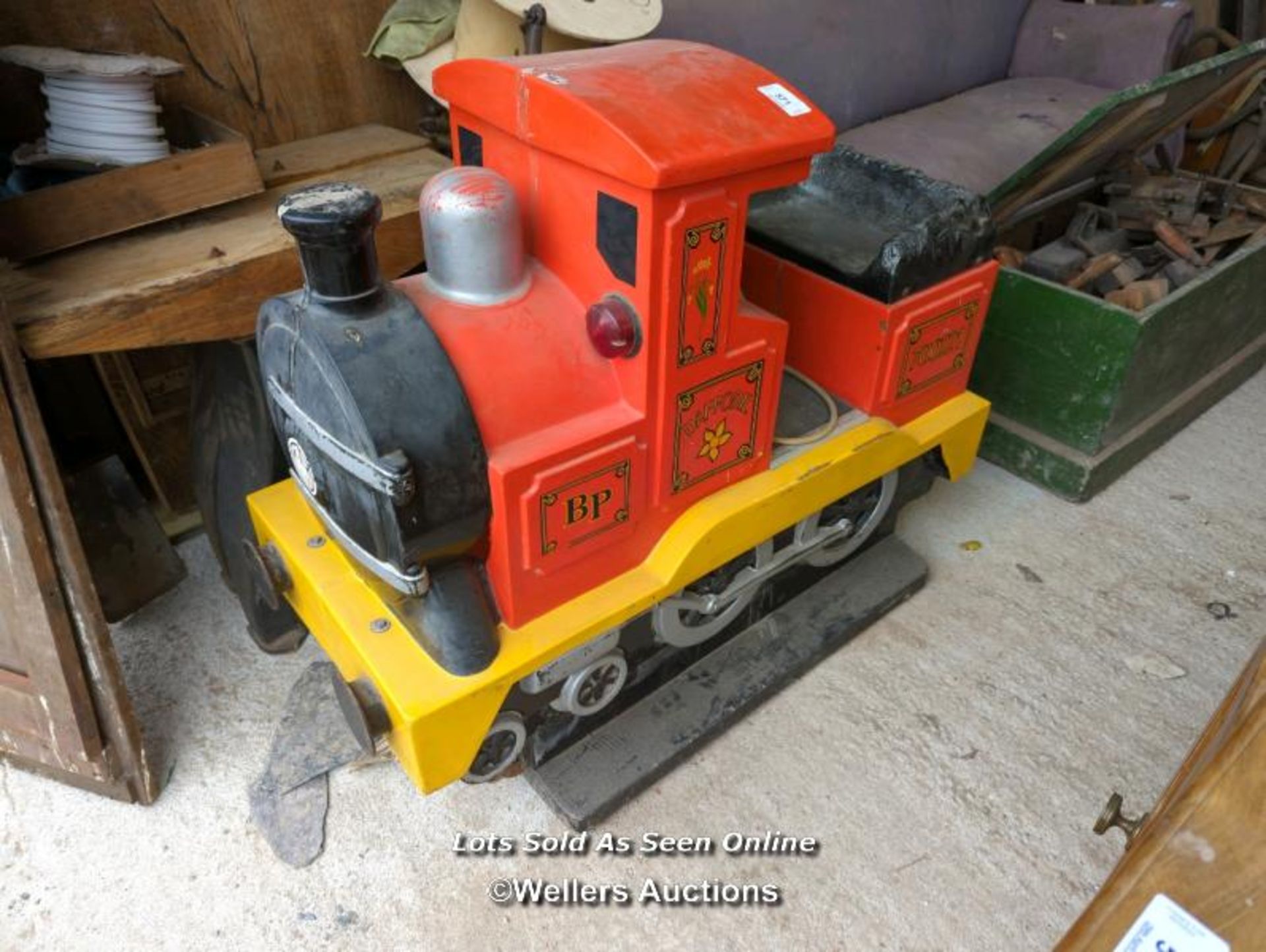 *CHILDRENS RIDE ON ELECTRIC TOY TRAIN, FULL WORKING (JUST NEED A 20P!) / ALL LOTS ARE LOCATED AT