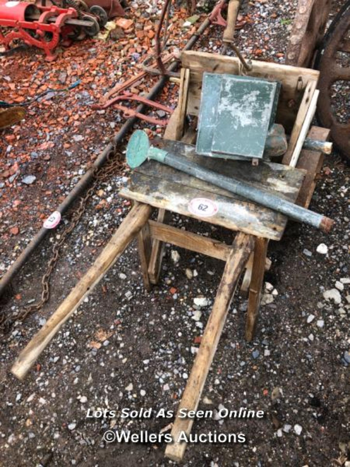 *PARTS OF VINTAGE WHEELBARROW AND BLOWER / ALL LOTS ARE LOCATED AT AUTHENTIC RECLAMATION TN5 7EF