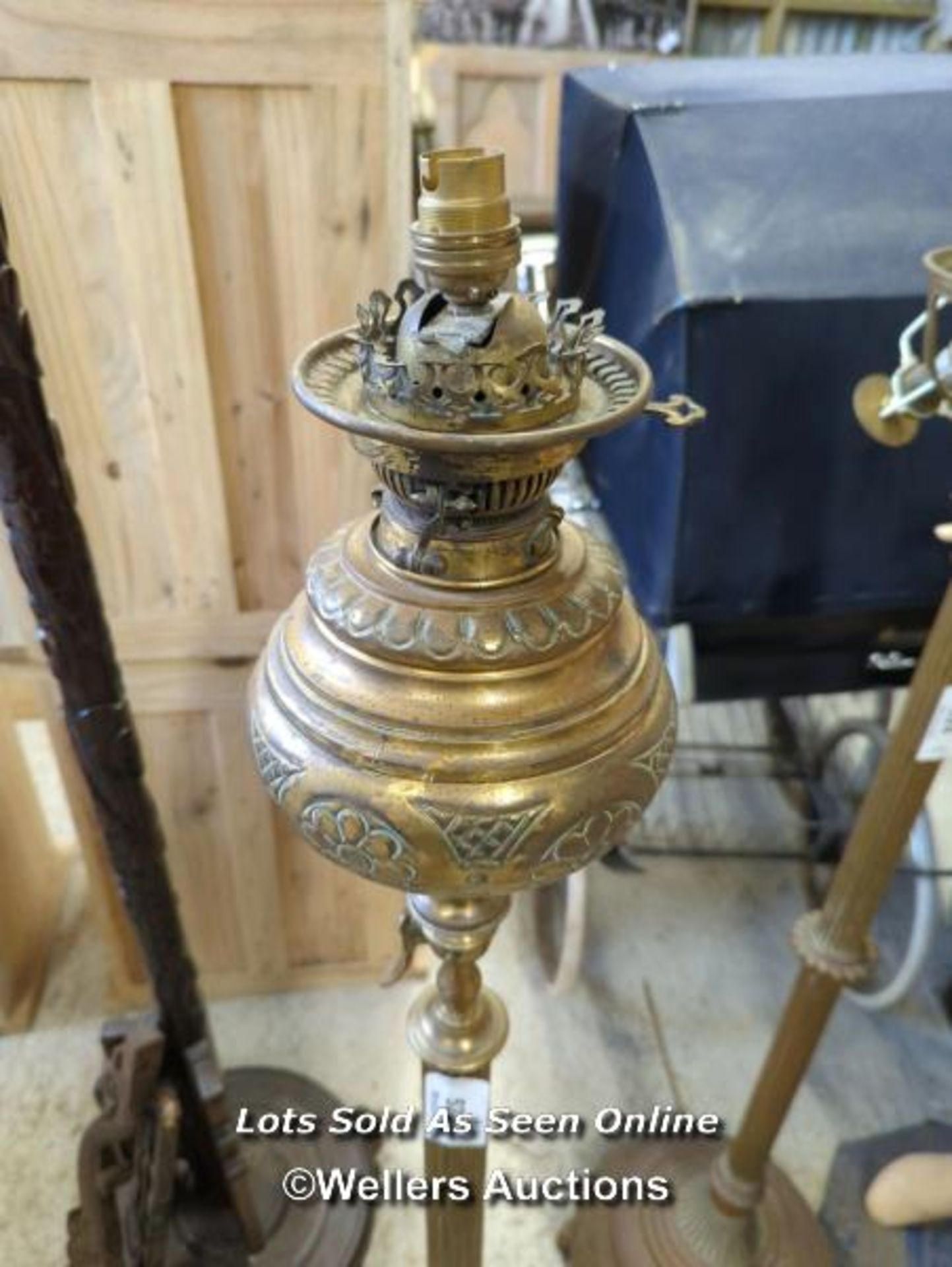 *FLOOR STANDING OIL LAMP CONVERTED TO ELECTRIC, 52 INCHES HIGH / ALL LOTS ARE LOCATED AT AUTHENTIC - Image 2 of 3