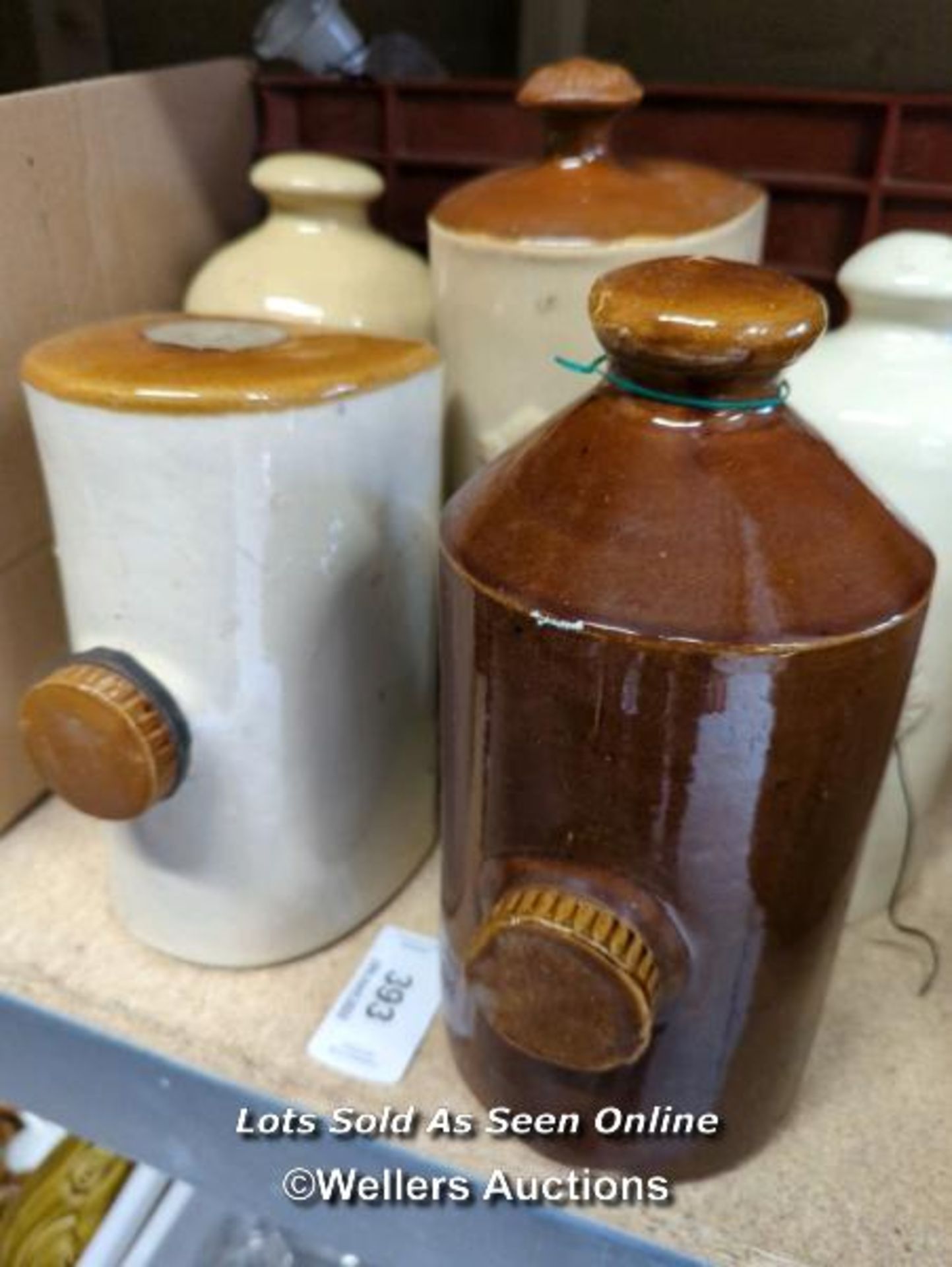 *SIX EARLY 20TH CENTURY SALT GLAZED STONEWARE WATER BOTTLES / ALL LOTS ARE LOCATED AT AUTHENTIC - Bild 2 aus 2