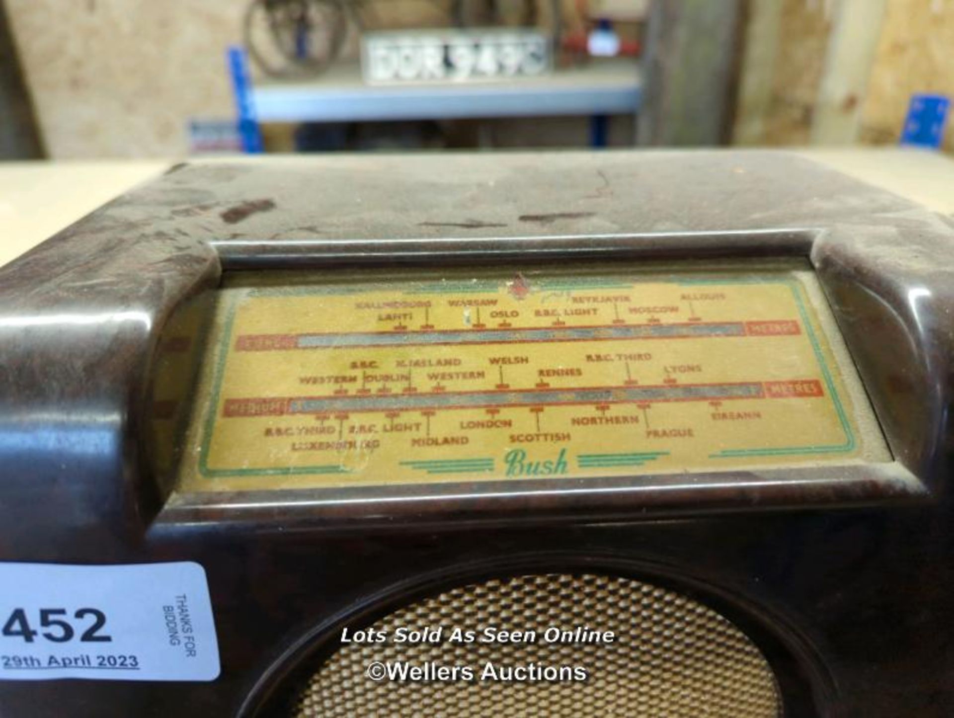 *VINTAGE BUSH RADIO, SERIAL NO: 73/212073, REPORTED AS WORKING (NO GUARANTEE) / ALL LOTS ARE LOCATED - Image 2 of 2