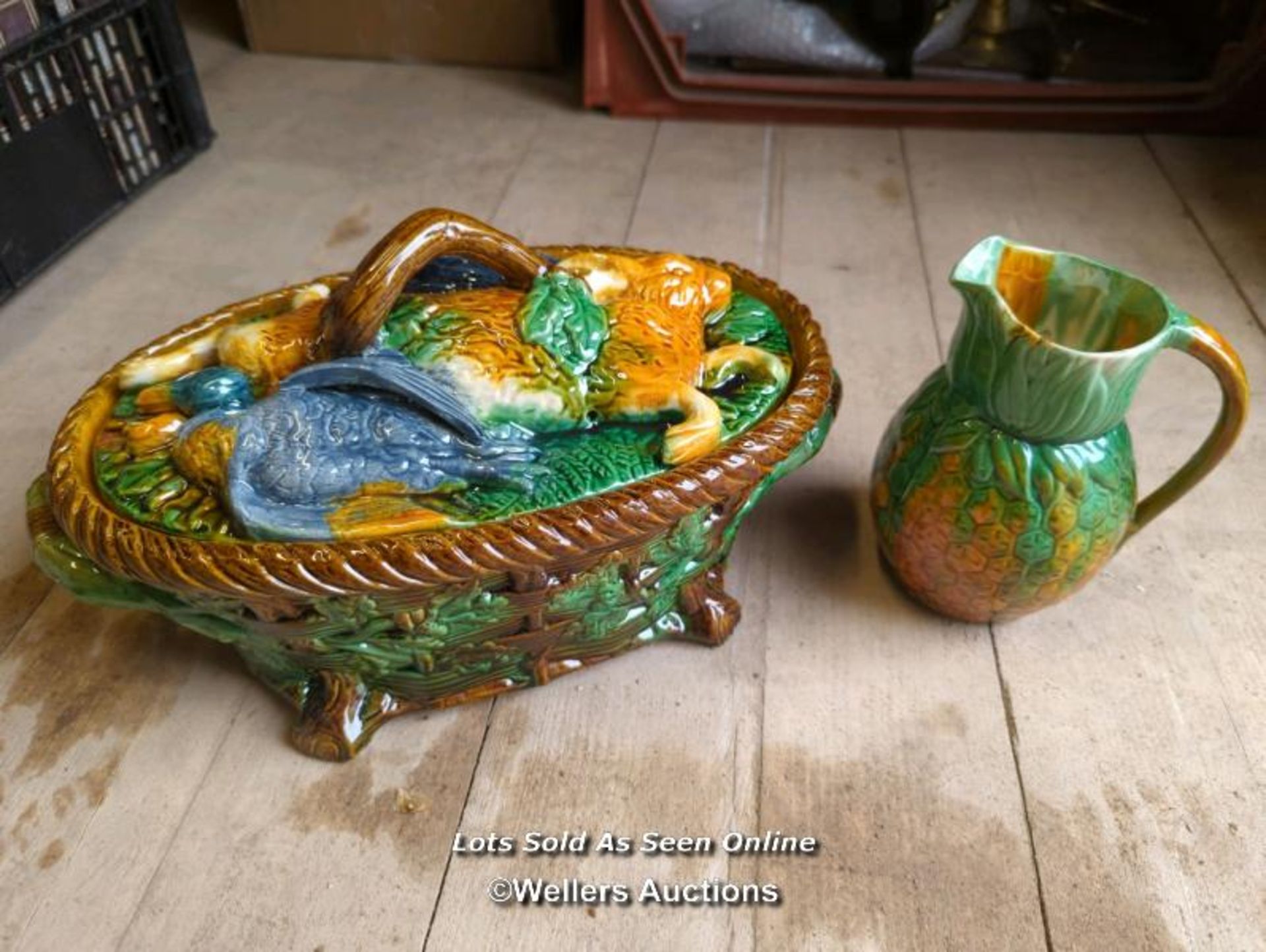 *MAJOLICA GAME PIE TUREEN AND COVER DECORATED WITH RABBIT, MALLARD, AND PIGEON TOGETHER WITH A - Image 4 of 7