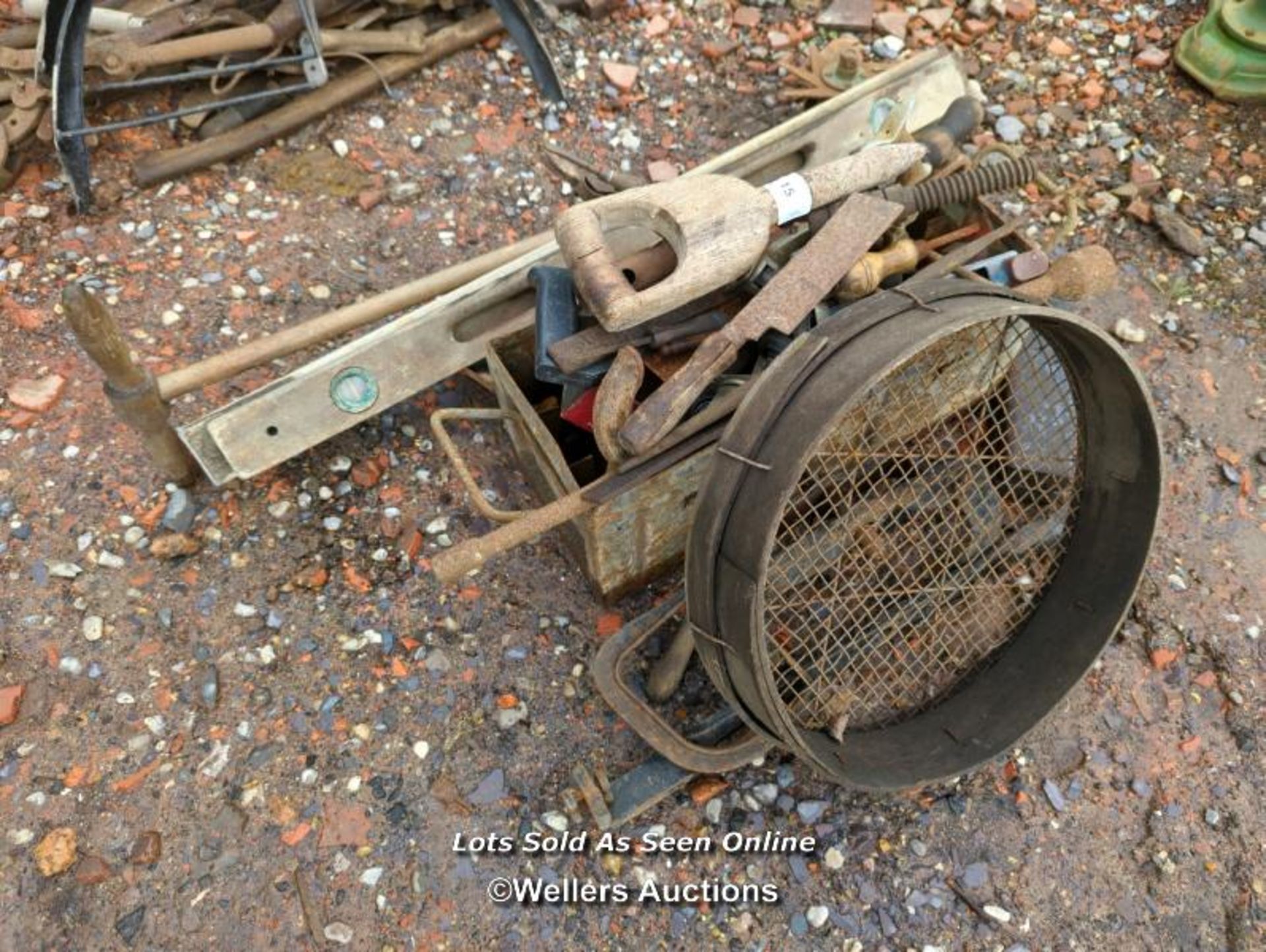 *COLLECTION OF TOOLS / ALL LOTS ARE LOCATED AT AUTHENTIC RECLAMATION TN5 7EF