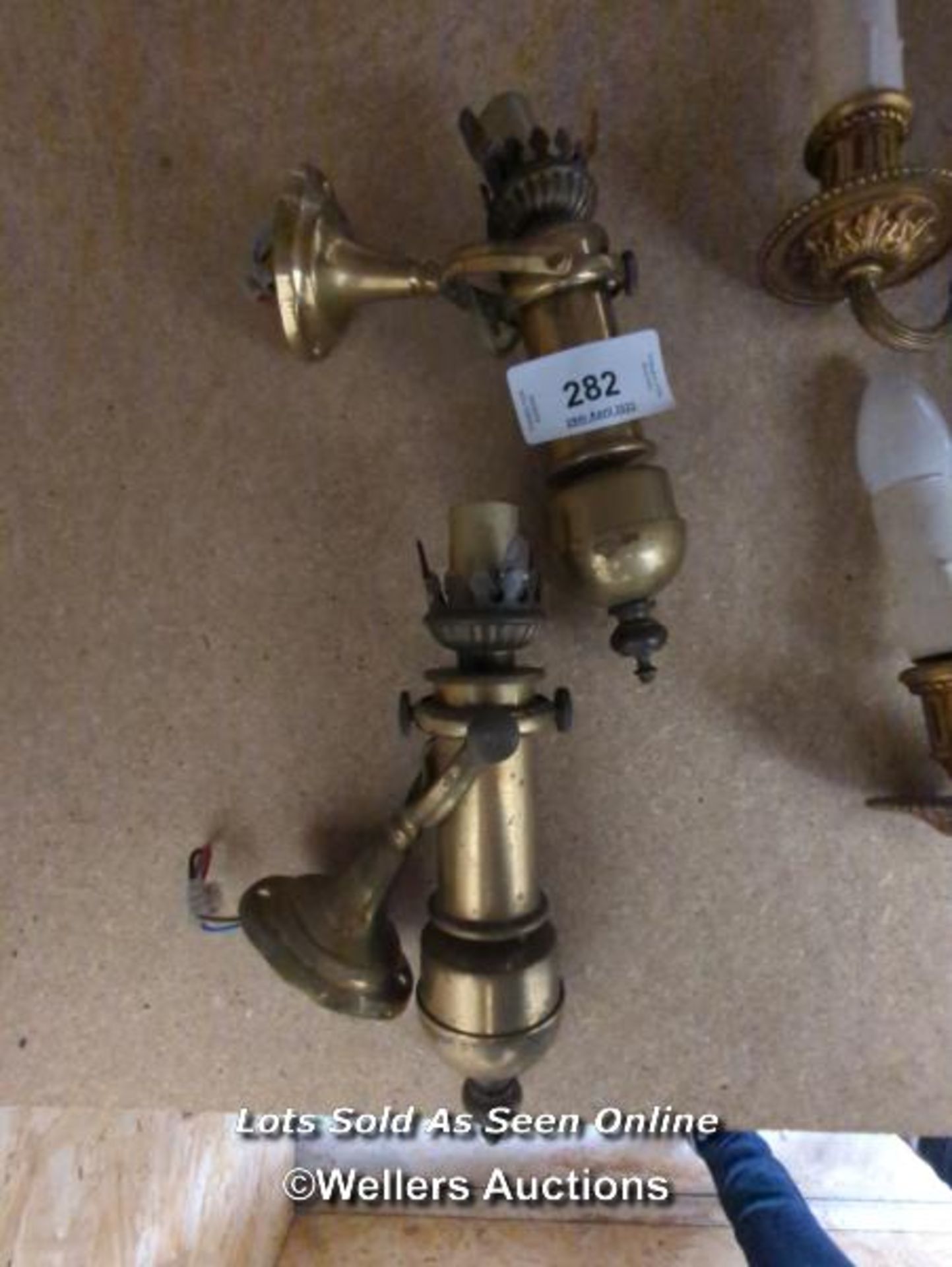 *PAIR OF BRASS GIMBAL WALL LIGHTS / ALL LOTS ARE LOCATED AT AUTHENTIC RECLAMATION TN5 7EF