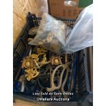 *BOX OF MAINLY BRASSWARE / ALL LOTS ARE LOCATED AT AUTHENTIC RECLAMATION TN5 7EF