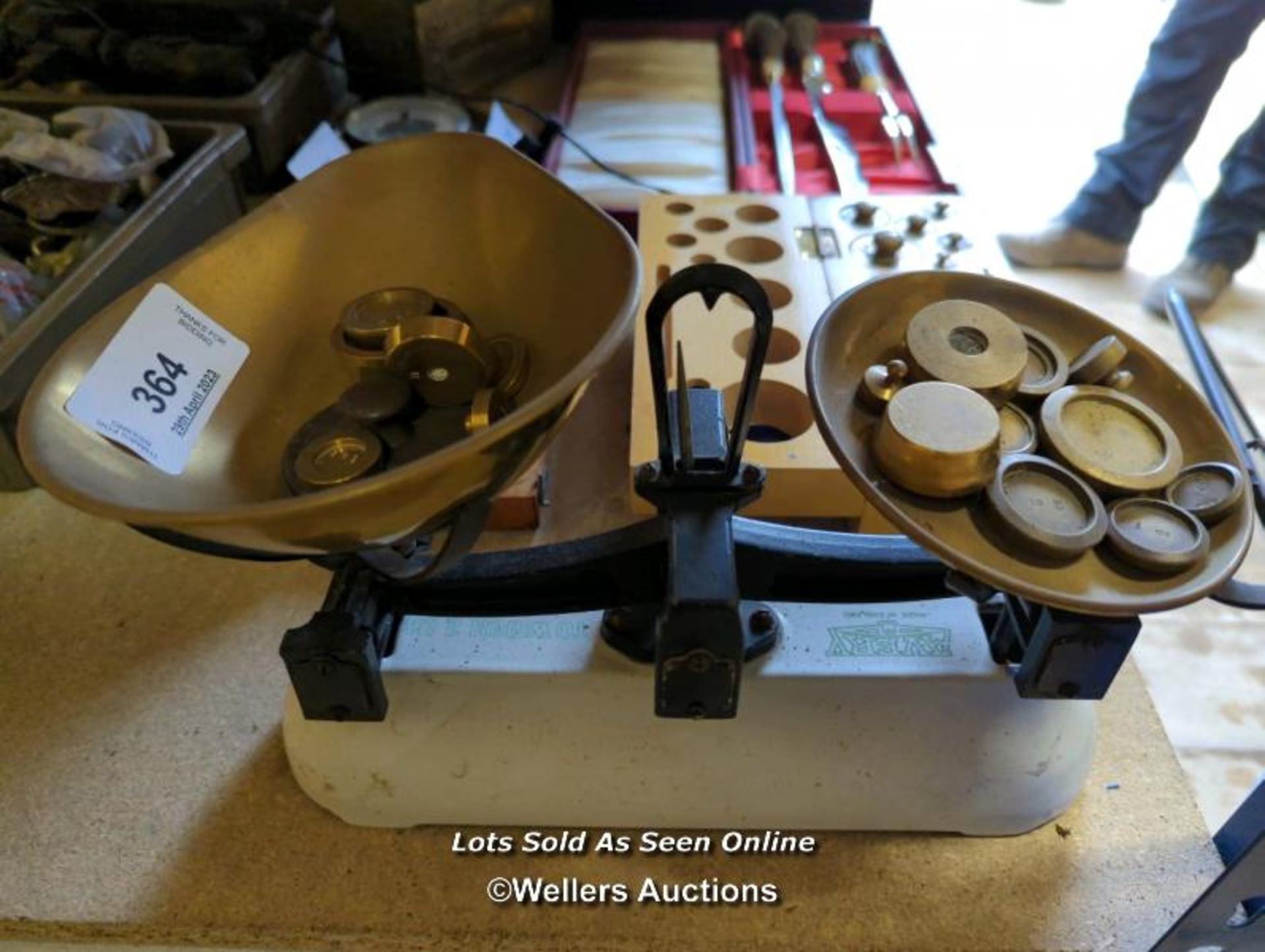 *VINTAGE AVERY SCALES AND WEIGHTS / ALL LOTS ARE LOCATED AT AUTHENTIC RECLAMATION TN5 7EF