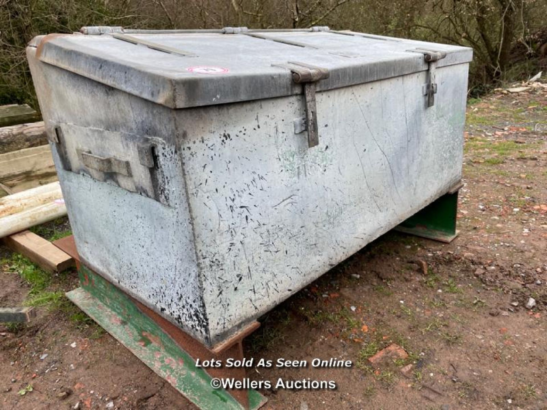 *LARGE GALVANISED FEED STORE, 30 HIGH X 60 LONG X 31 DEEP - WELDED TO RSJ / ALL LOTS ARE LOCATED