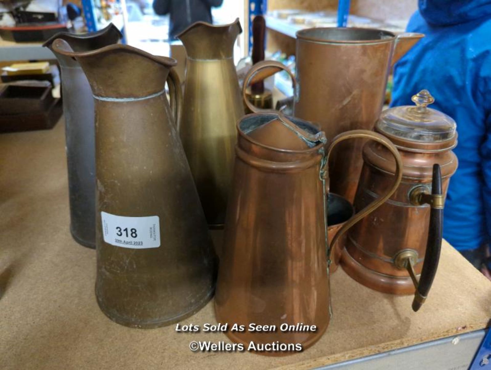 *SEVEN ASSORTED COPPER JUGS, ETC. / ALL LOTS ARE LOCATED AT AUTHENTIC RECLAMATION TN5 7EF