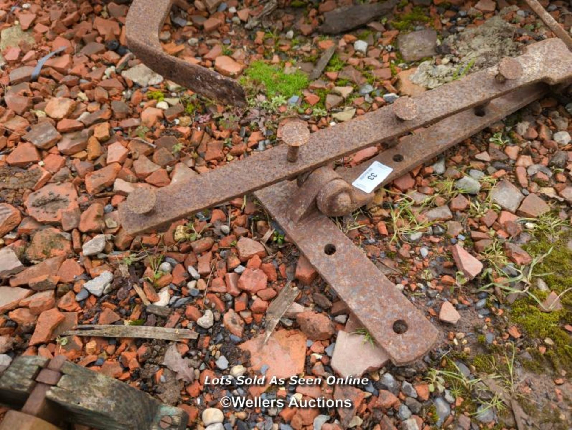 *PAIR OF HINGES / ALL LOTS ARE LOCATED AT AUTHENTIC RECLAMATION TN5 7EF - Image 3 of 3