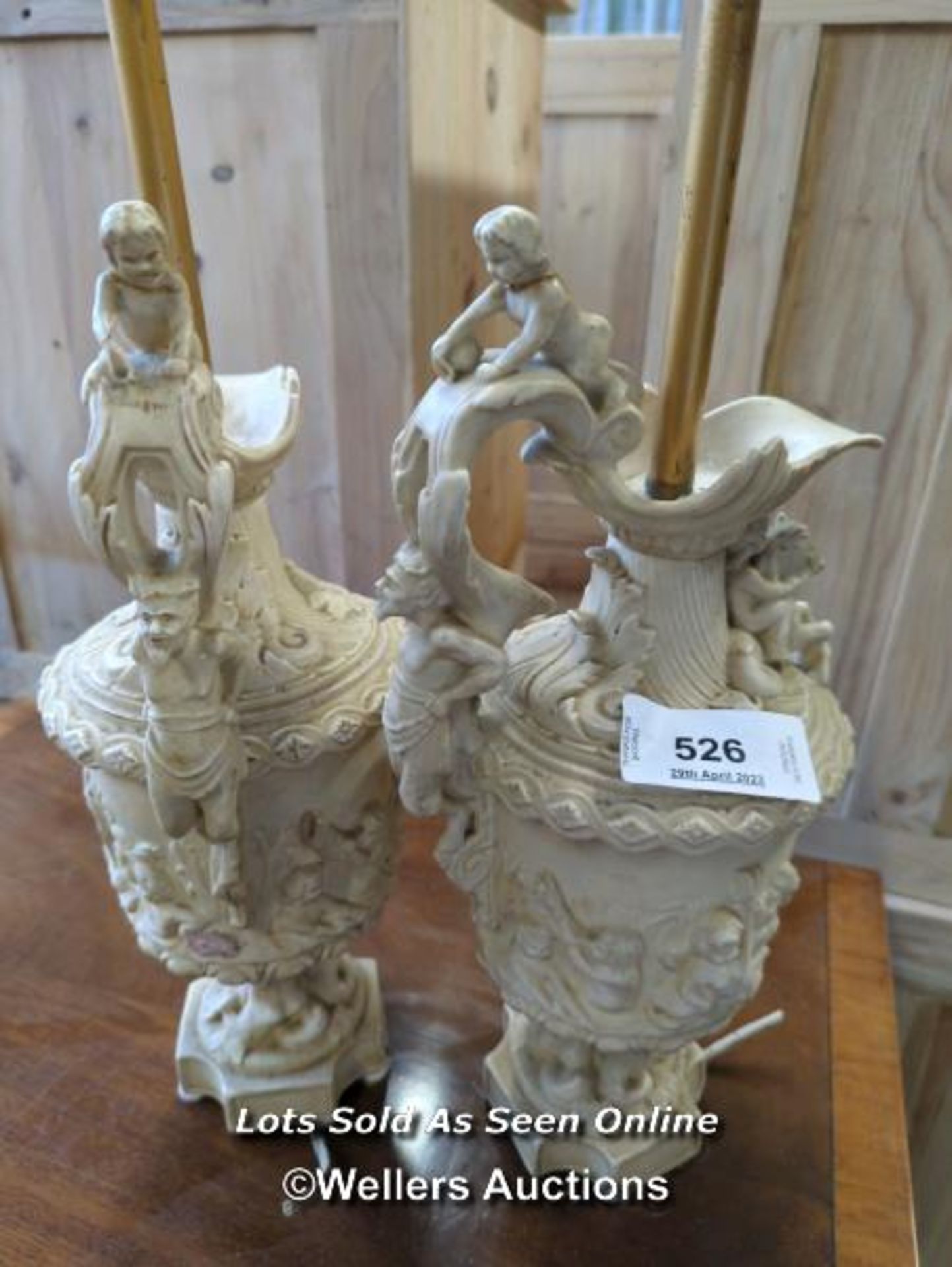 *PAIR OF DECORATIVE TABLE LAMPS, 21 INCHES HIGH / ALL LOTS ARE LOCATED AT AUTHENTIC RECLAMATION - Image 2 of 5