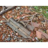 *CART JACK / ALL LOTS ARE LOCATED AT AUTHENTIC RECLAMATION TN5 7EF