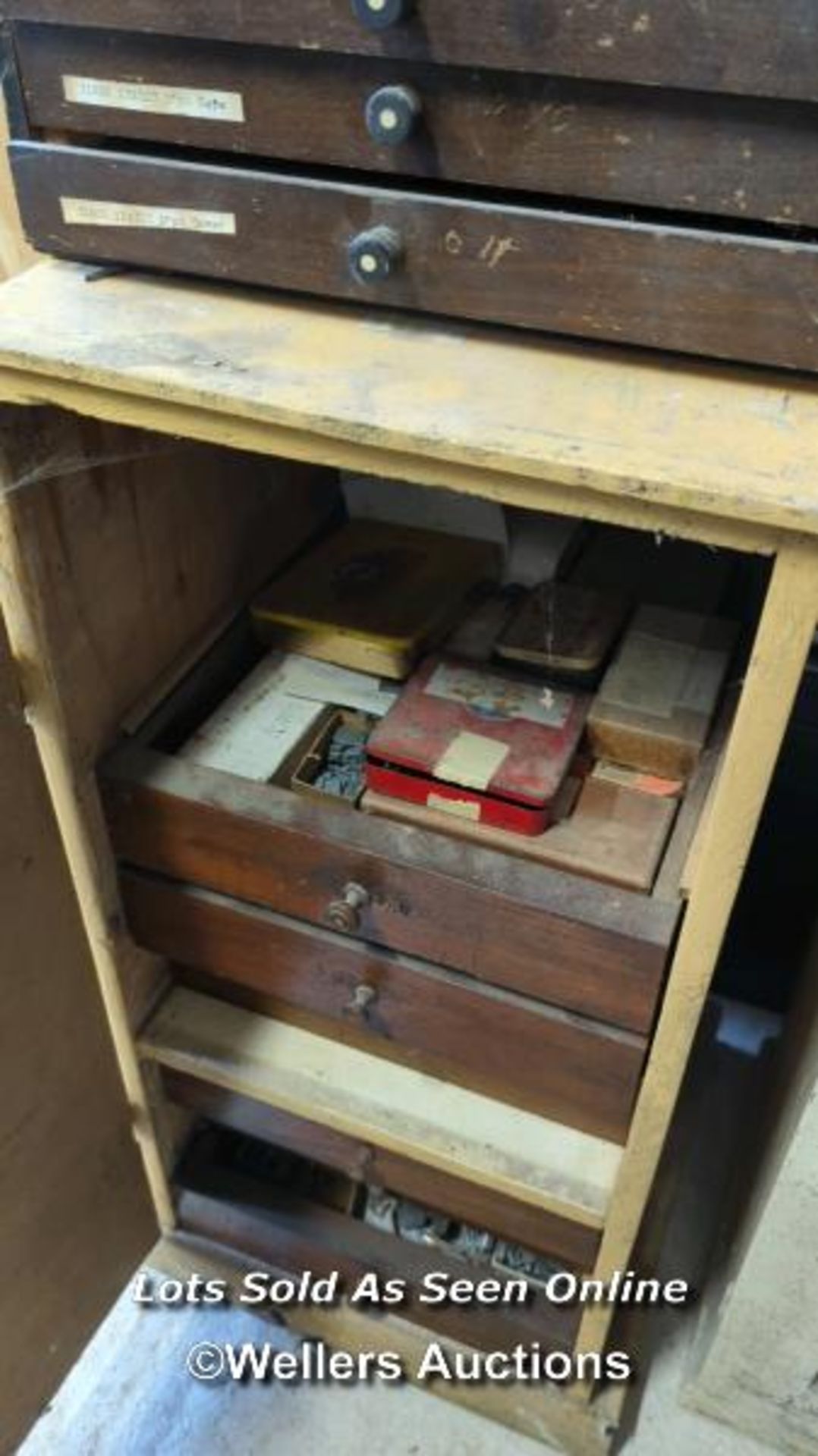 *FOUR VARIOUS WOODEN STORAGE CUPBOARDS INCLUDING PRINTING PRESS AND LETTERS / ALL LOTS ARE LOCATED - Image 3 of 6