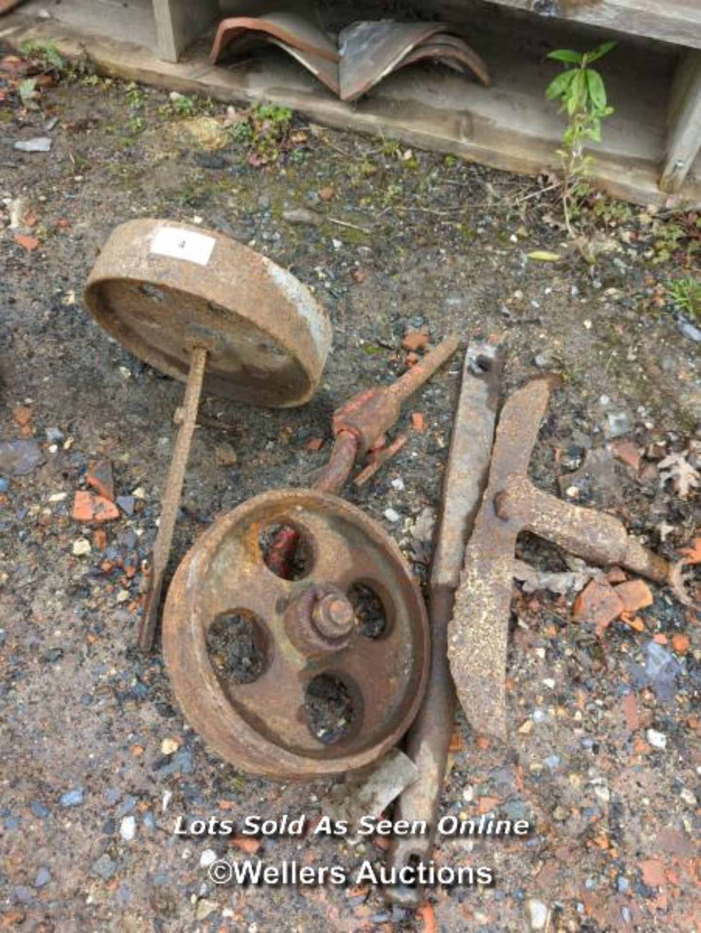 *PAIR OF IRON WHEELS AND CART AXLE / ALL LOTS ARE LOCATED AT AUTHENTIC RECLAMATION TN5 7EF - Image 2 of 2