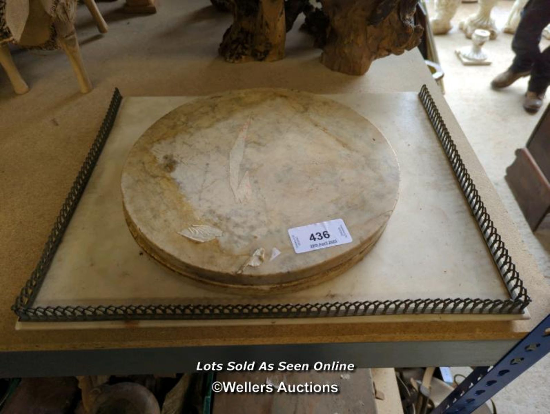 *TWO WHITE MARBLE CIRCULAR CHOPPING BOARDS, 14 INCHES DIAMETER, TOGETHER WITH ONE SQUARE CHOPPING