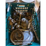 *BOX OF ASSORTED BRASSWARE / ALL LOTS ARE LOCATED AT AUTHENTIC RECLAMATION TN5 7EF