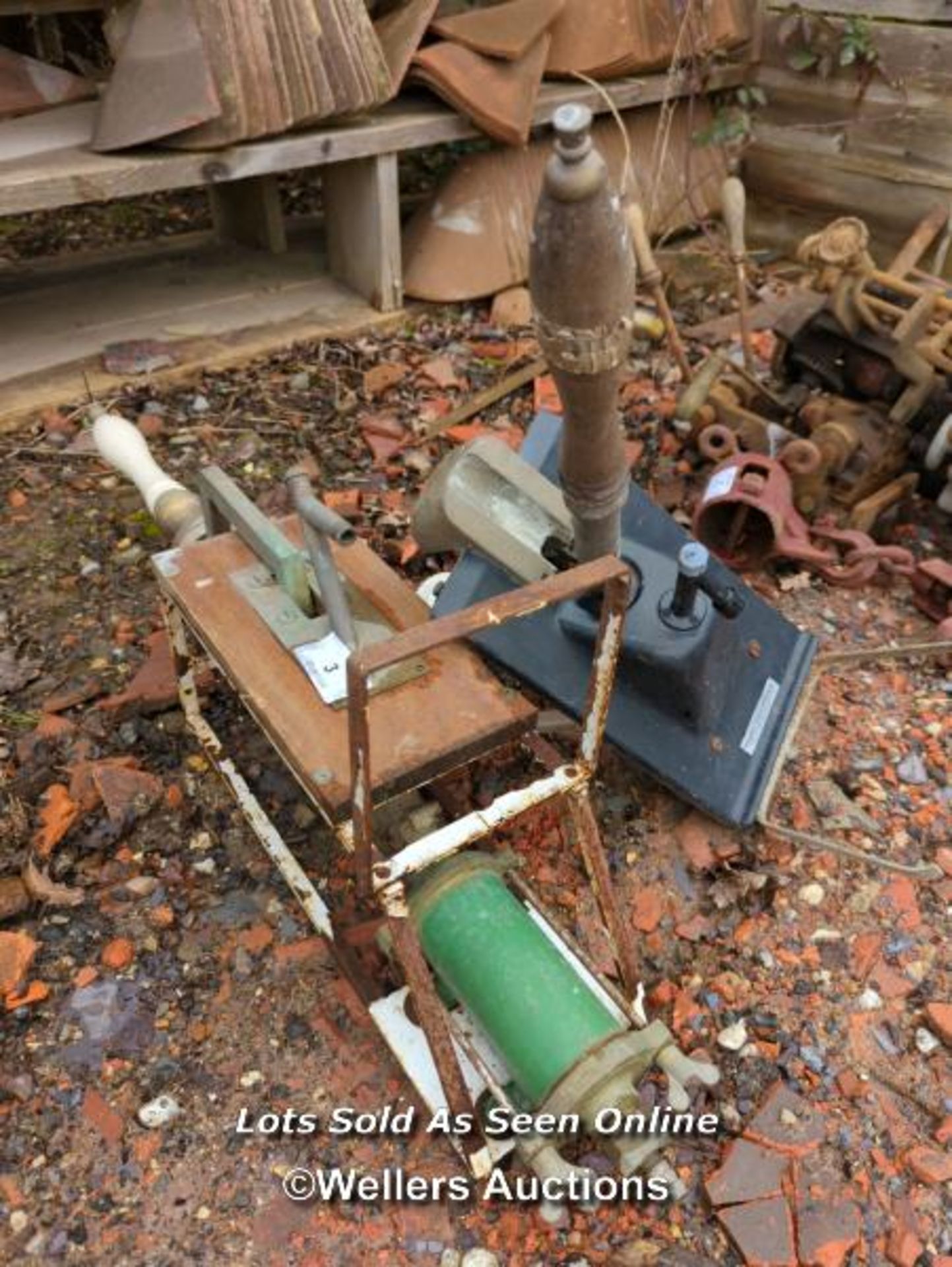 *PAIR OF AIR PUMPS / ALL LOTS ARE LOCATED AT AUTHENTIC RECLAMATION TN5 7EF - Image 2 of 3