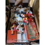 *JOB LOT OF VINTAGE GAMES AND PUPPETS INCLUDING LOTTO, STENCILLING OUTFIT AND BIG TOP / ALL LOTS ARE