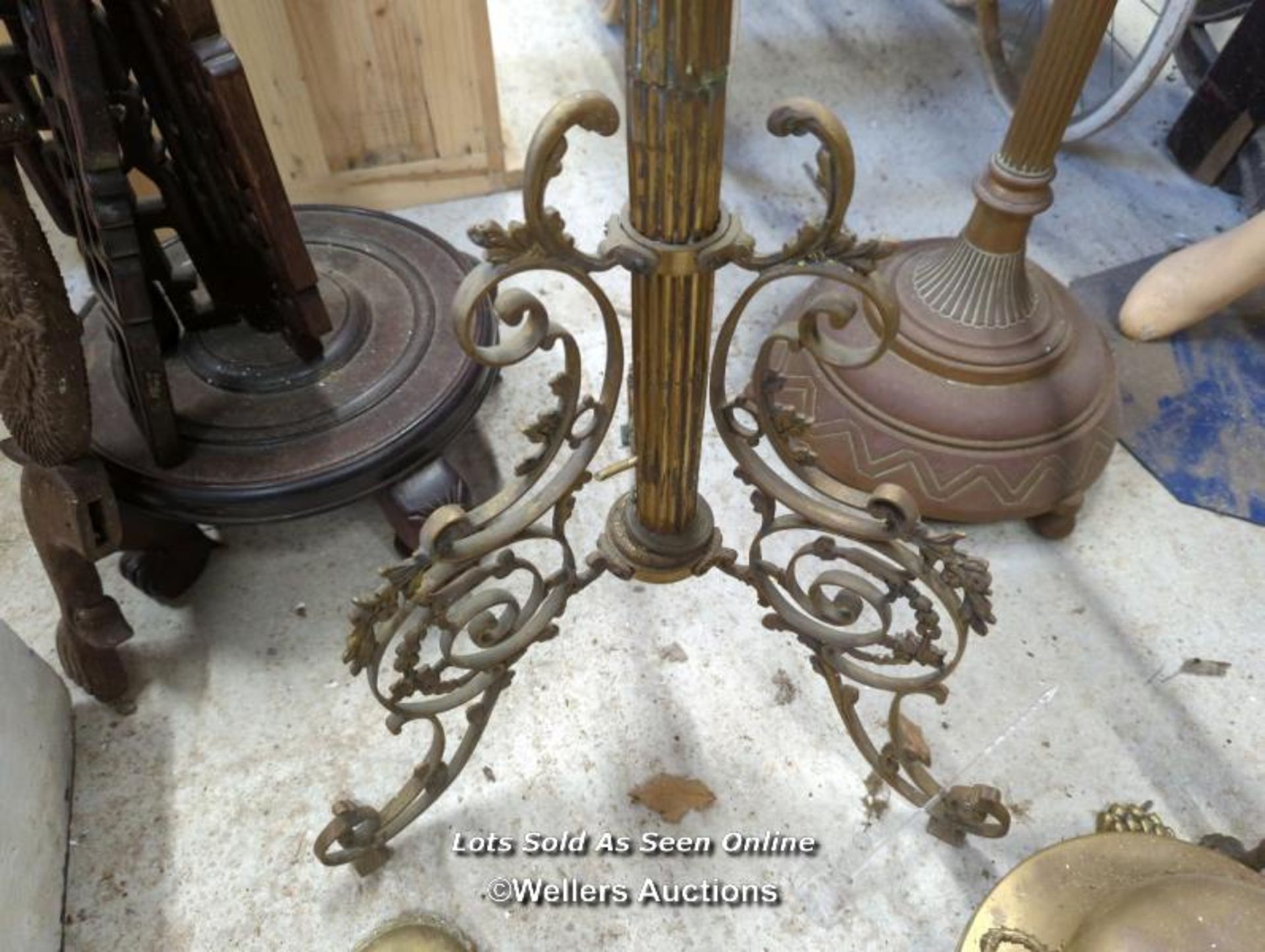 *FLOOR STANDING OIL LAMP CONVERTED TO ELECTRIC, 52 INCHES HIGH / ALL LOTS ARE LOCATED AT AUTHENTIC - Image 3 of 3