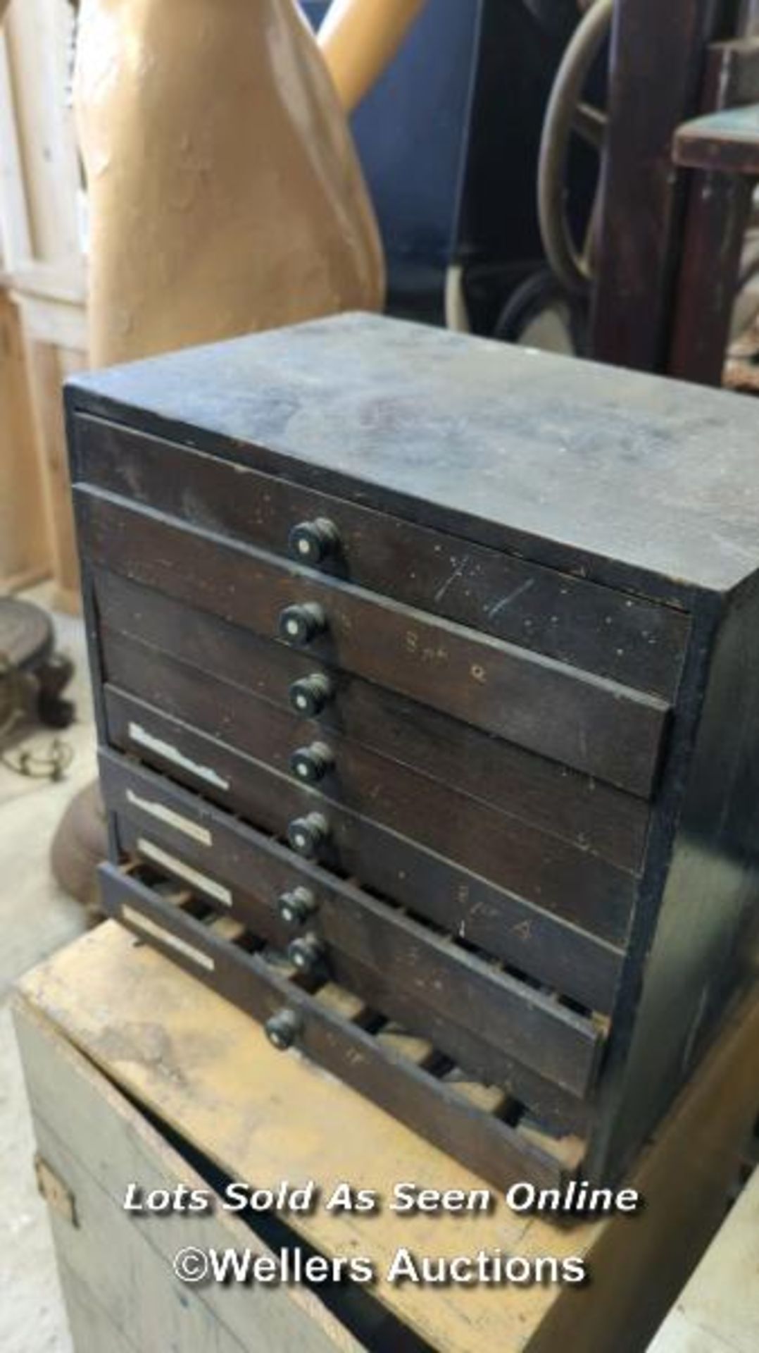 *FOUR VARIOUS WOODEN STORAGE CUPBOARDS INCLUDING PRINTING PRESS AND LETTERS / ALL LOTS ARE LOCATED - Image 2 of 6