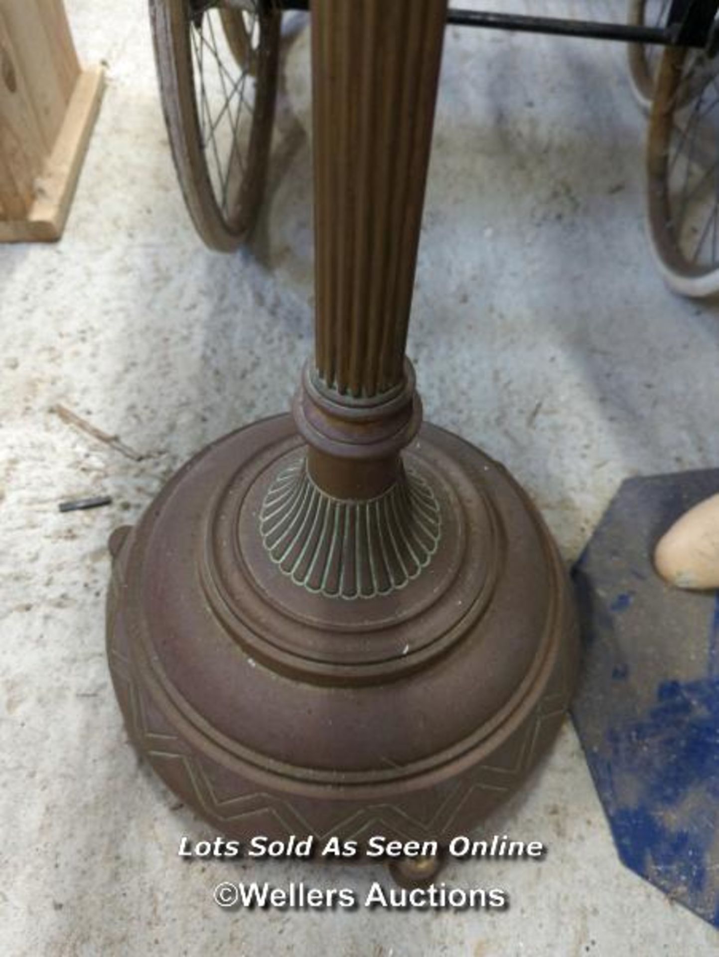 *BRASS STANDARD LAMP, 48 INCHES HIGH / ALL LOTS ARE LOCATED AT AUTHENTIC RECLAMATION TN5 7EF - Image 3 of 3