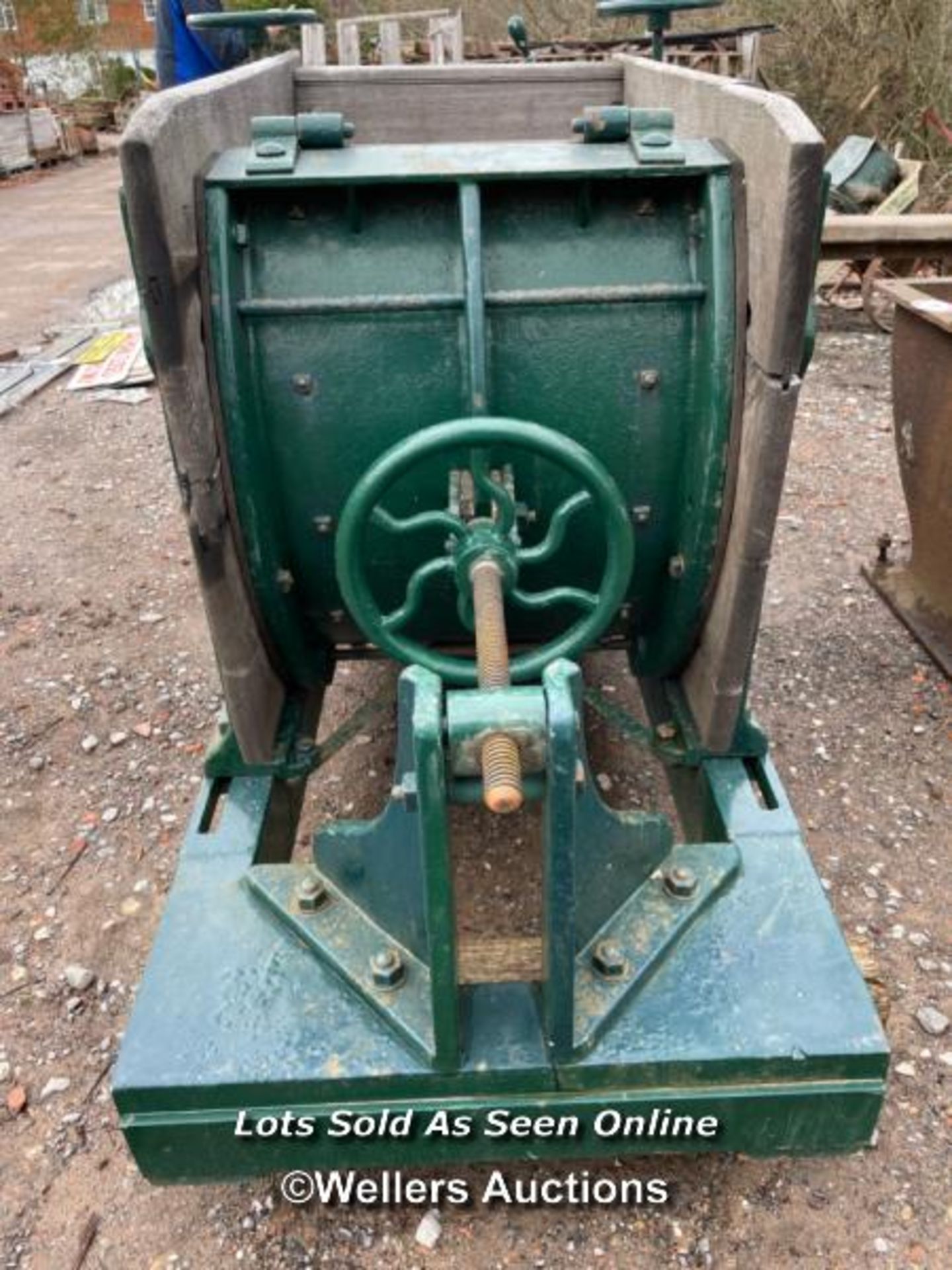 *WOOL BALER BY JOHN MITCHELL AND SONS / ALL LOTS ARE LOCATED AT AUTHENTIC RECLAMATION TN5 7EF - Image 2 of 5