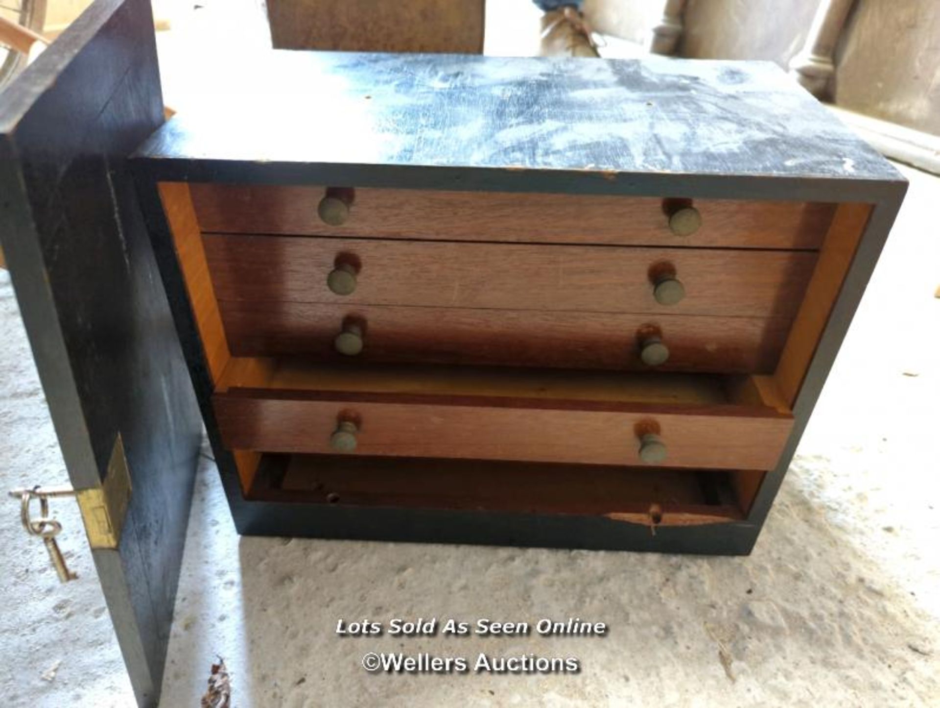 *PINE BLANKET BOX WITH STORAGE CUPBOARD AND DRAWERS, 12 HIGH X 29 LONG X 15 DEEP / ALL LOTS ARE - Image 3 of 4