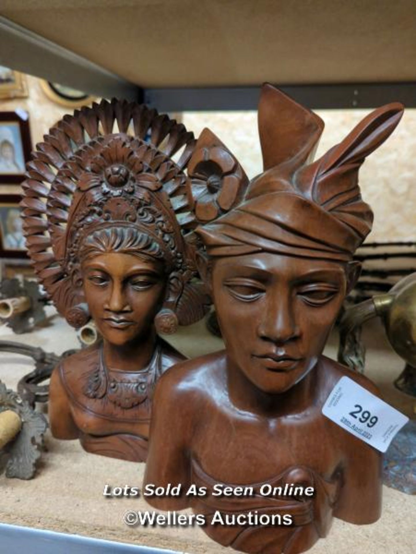 *TWO KLUNGKUNC BALI WOODEN CARVED BUSTS / ALL LOTS ARE LOCATED AT AUTHENTIC RECLAMATION TN5 7EF