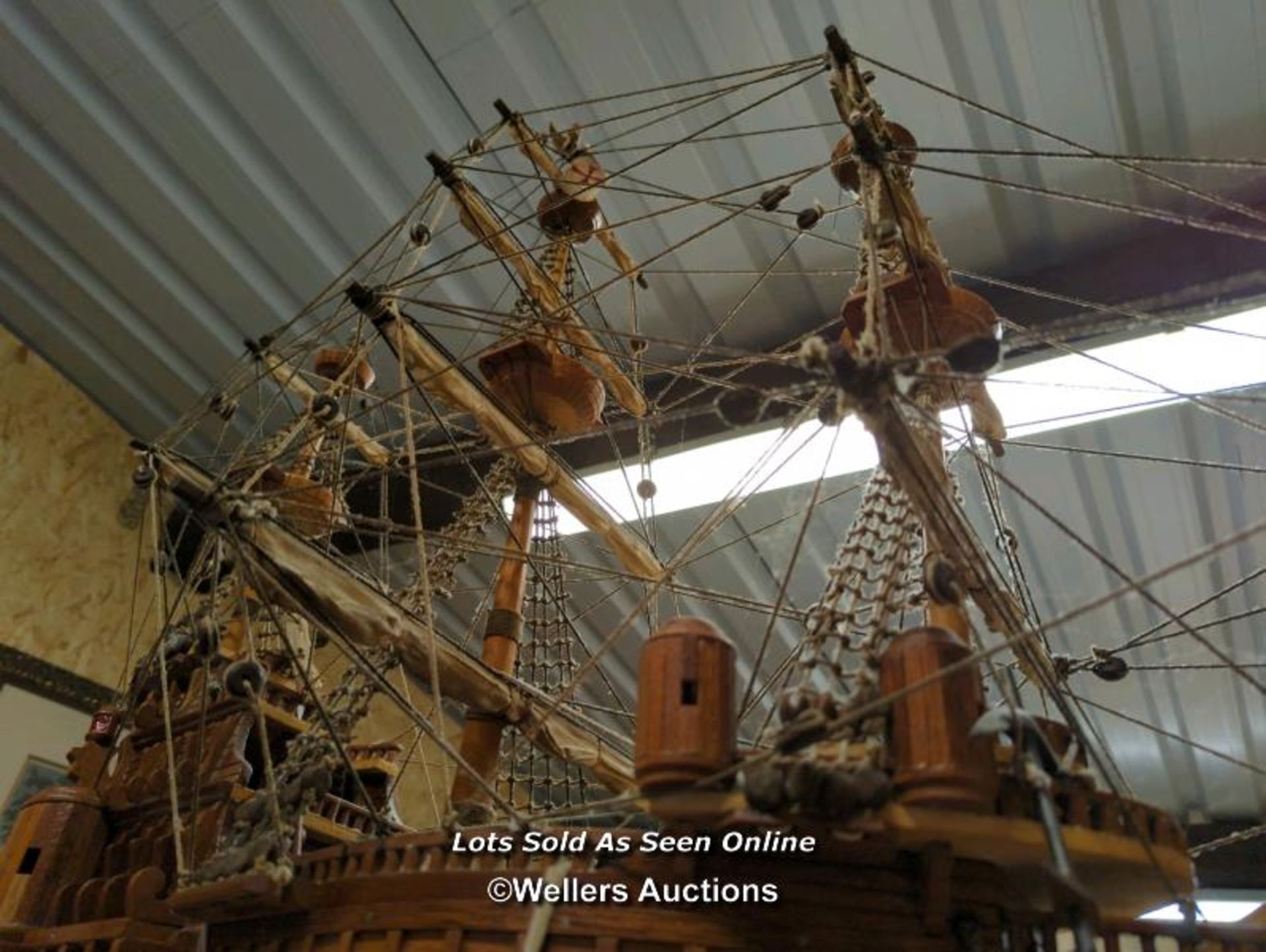 *LARGE WOODEN MODEL GALLEON / ALL LOTS ARE LOCATED AT AUTHENTIC RECLAMATION TN5 7EF - Image 3 of 10