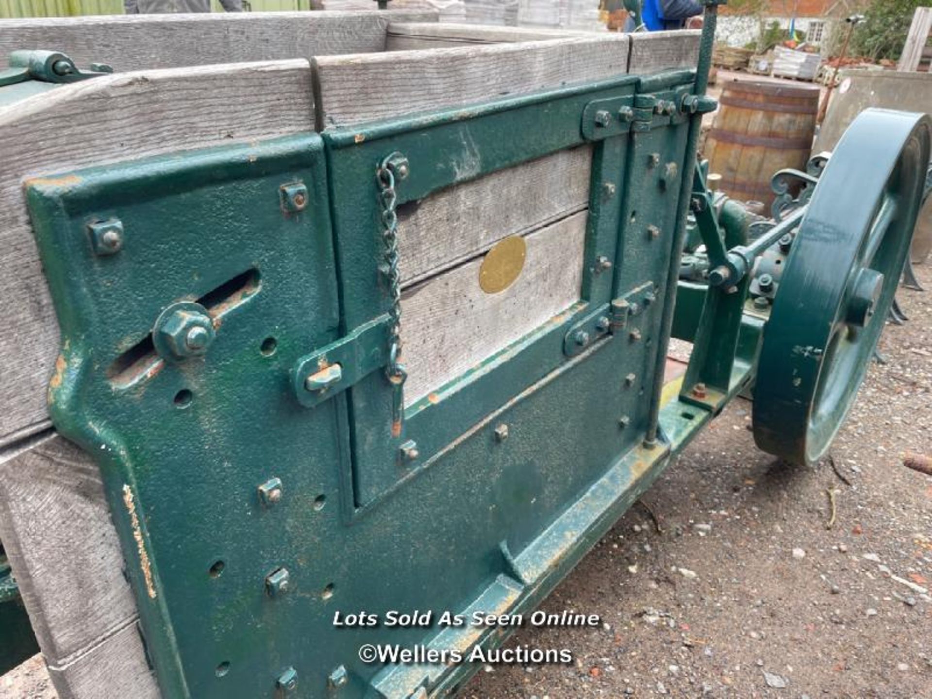 *WOOL BALER BY JOHN MITCHELL AND SONS / ALL LOTS ARE LOCATED AT AUTHENTIC RECLAMATION TN5 7EF - Image 3 of 5