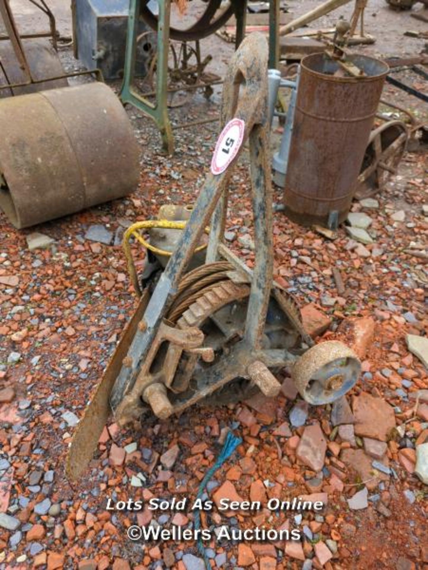 *WINCH AND CHAINSAW / ALL LOTS ARE LOCATED AT AUTHENTIC RECLAMATION TN5 7EF - Image 2 of 4