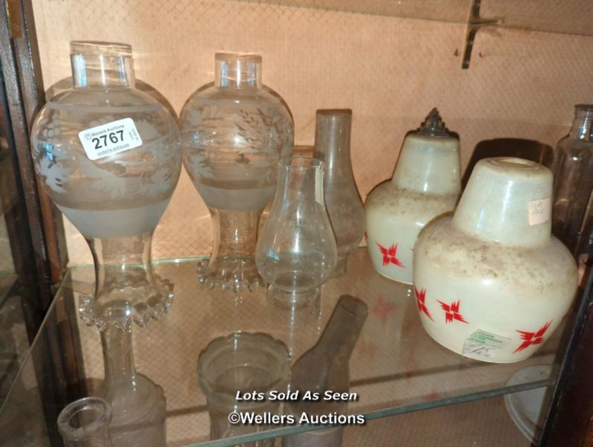 *SIX GLASS OIL LAMP SHADES INCLUDING TWO PAIRS / LOCATED AT VICTORIA ANTIQUES, WADEBRIDGE, PL27 7DD