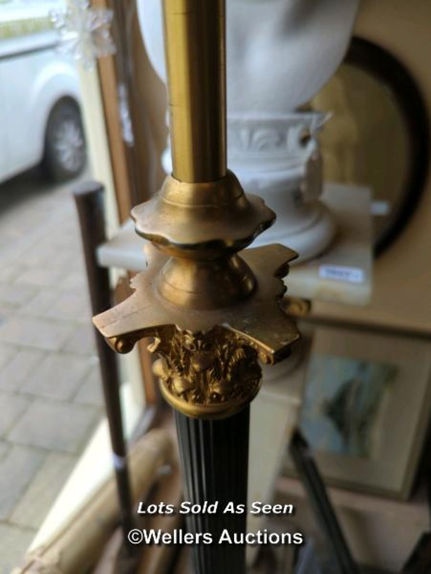 *BRASS AND EBONISED ADJUSTABLE STANDARD LAMP / LOCATED AT VICTORIA ANTIQUES, WADEBRIDGE, PL27 7DD - Image 4 of 4