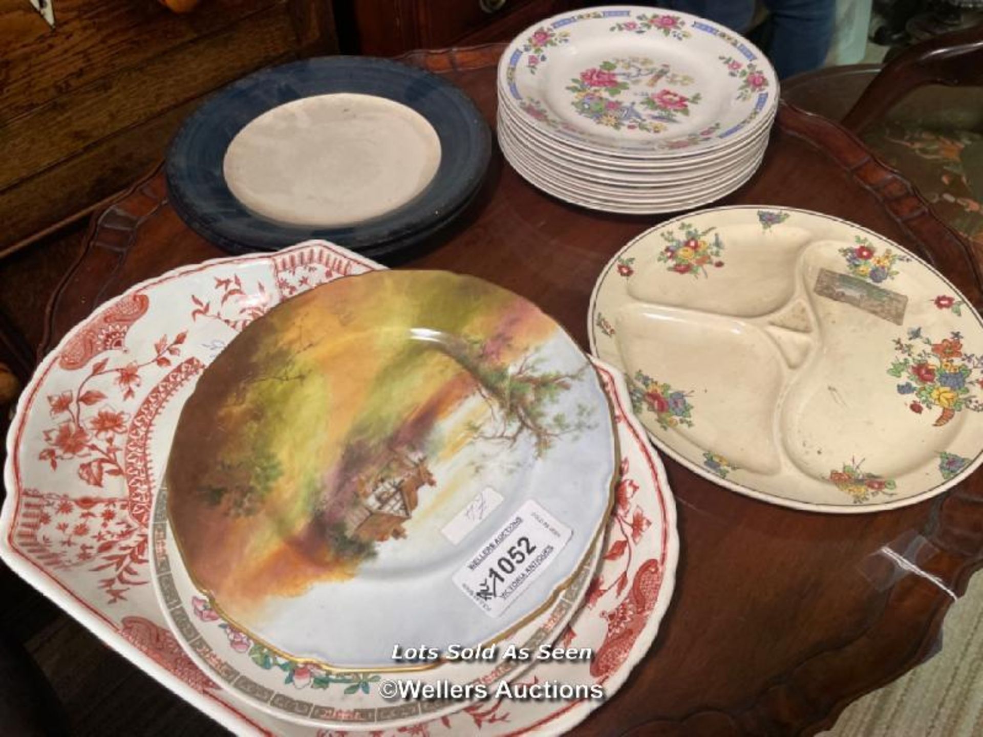*ASSORTMENT OF VARIOUS PLATES AND SERVERS / LOCATED AT VICTORIA ANTIQUES, WADEBRIDGE, PL27 7DD
