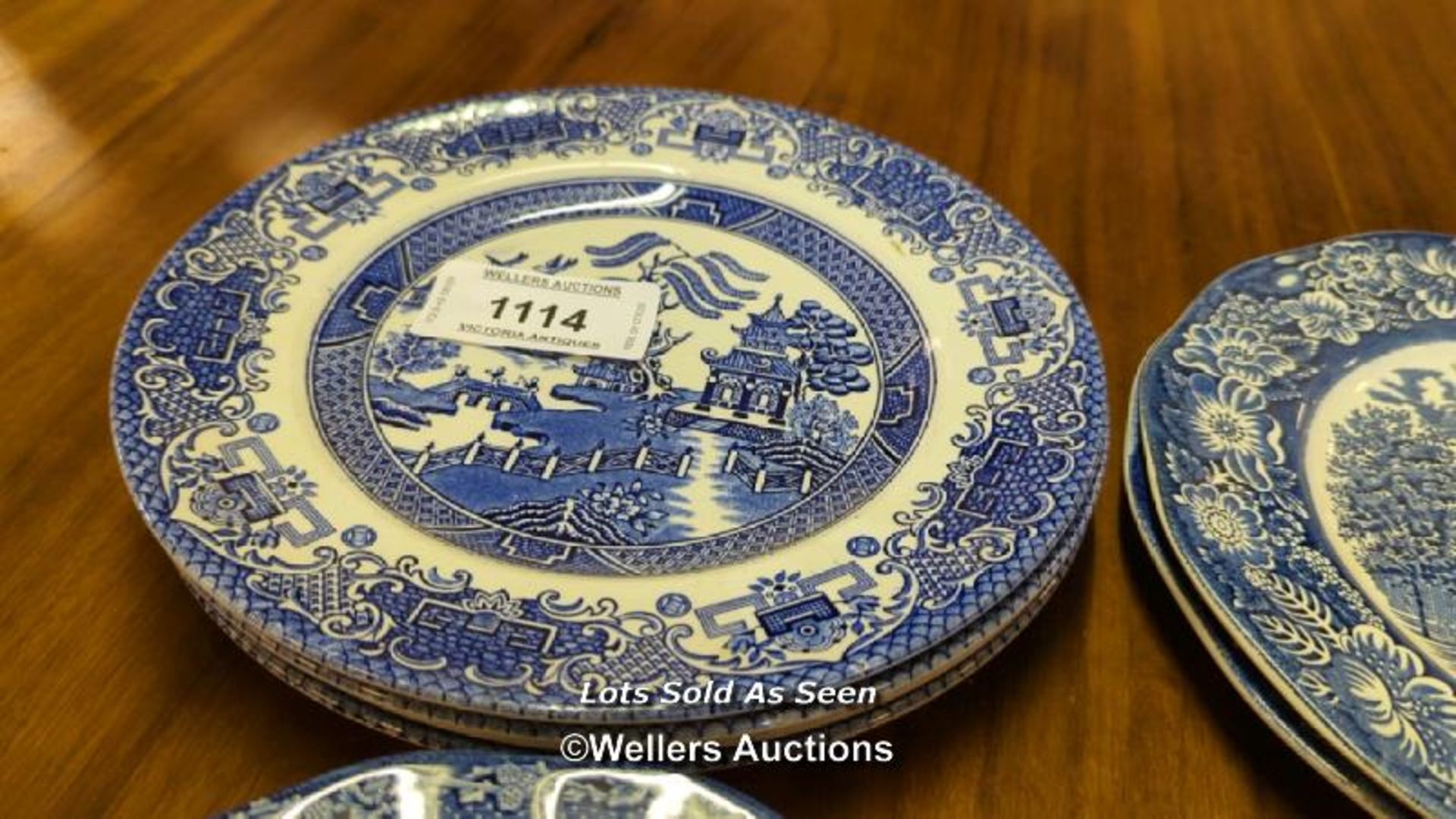 *PART BLUE AND WHITE WEDGWOOD DINNER SERVICE / LOCATED AT VICTORIA ANTIQUES, WADEBRIDGE, PL27 7DD - Image 2 of 6