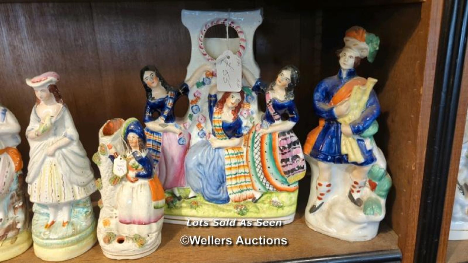 *SEVEN STAFFORDSHIRE FIGURES AND A SPANIEL / LOCATED AT VICTORIA ANTIQUES, WADEBRIDGE, PL27 7DD - Image 4 of 4