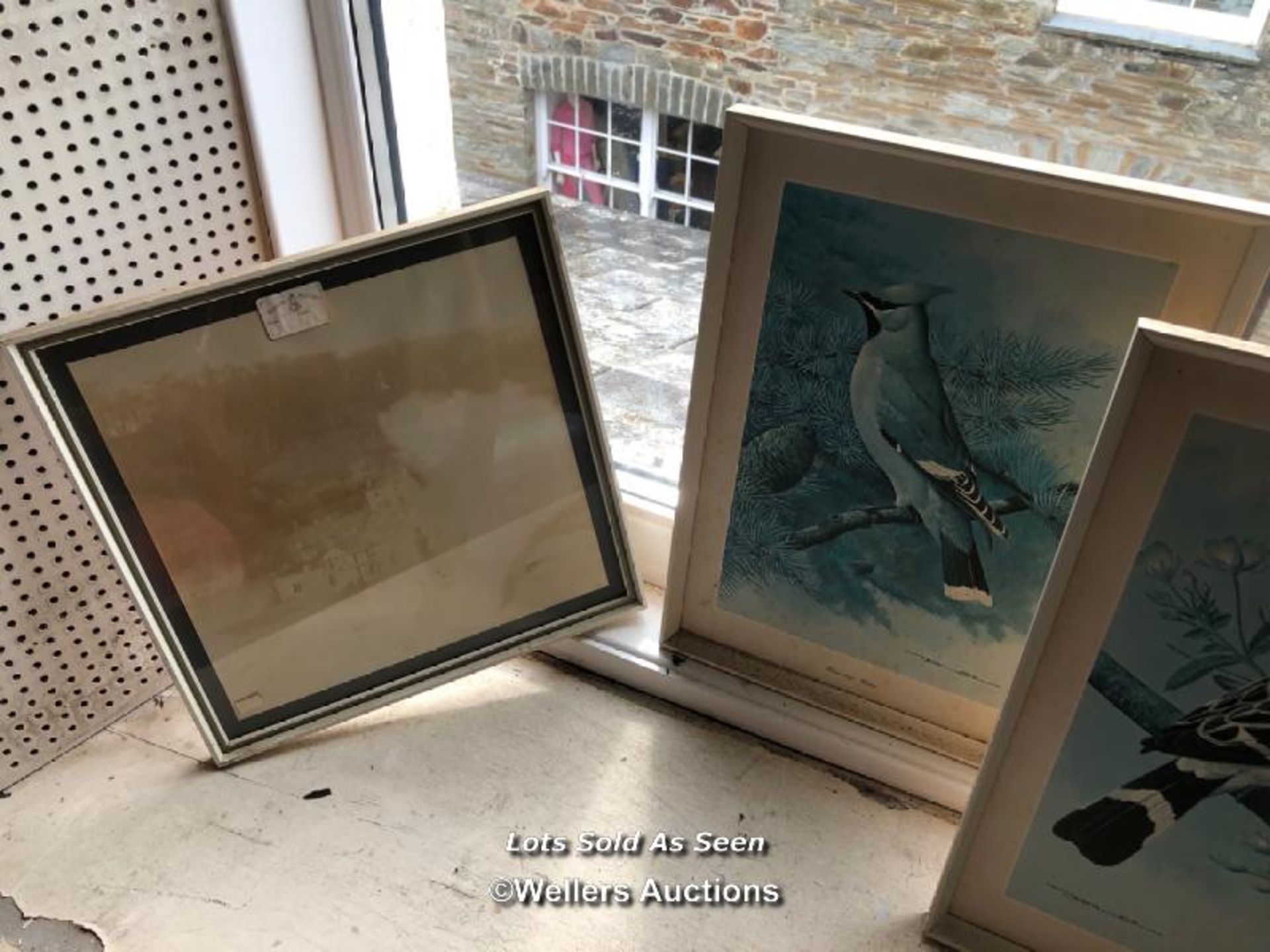 *FIVE VARIOUS FRAMED PICTURES AND PRINTS / LOCATED AT VICTORIA ANTIQUES, WADEBRIDGE, PL27 7DD - Bild 2 aus 3