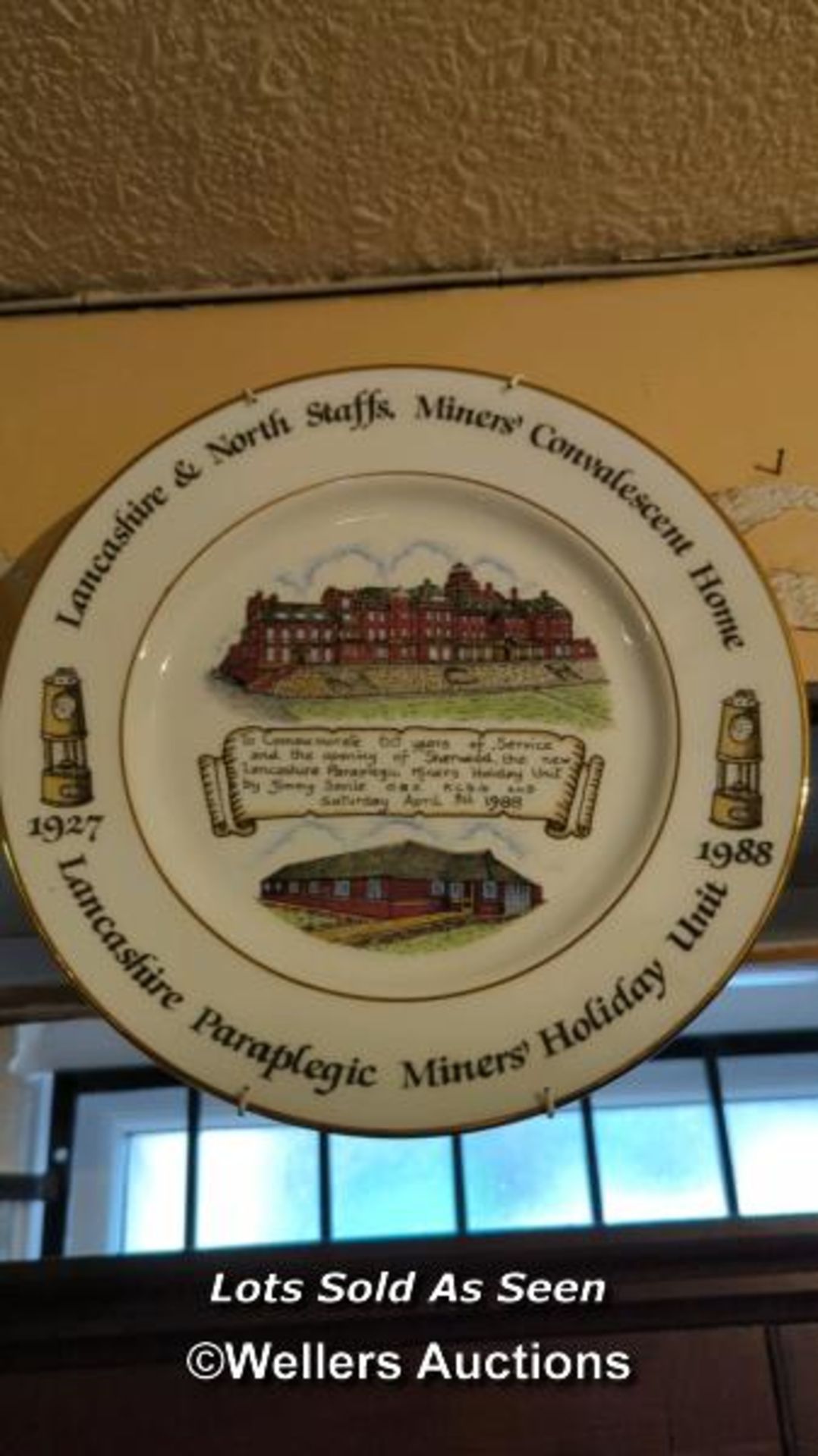 *THREE DECORATIVE PLATES AND A BRASS PLAQUE OF A ROBIN / LOCATED AT VICTORIA ANTIQUES, WADEBRIDGE, - Image 4 of 5