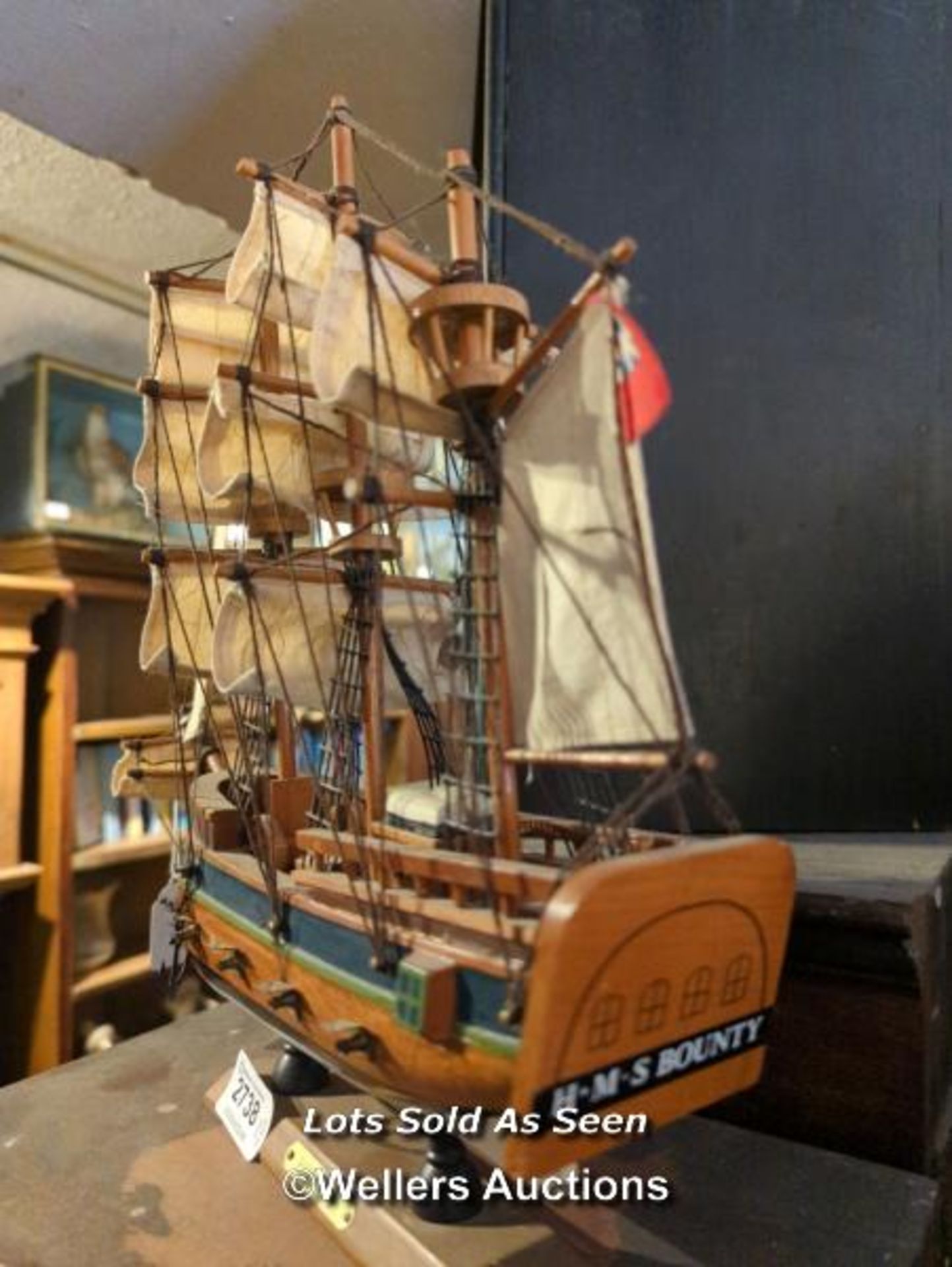 *SMALL WOODEN MODEL OF H.M.S. BOUNTY, 33CM HIGH / LOCATED AT VICTORIA ANTIQUES, WADEBRIDGE, PL27 - Image 2 of 4