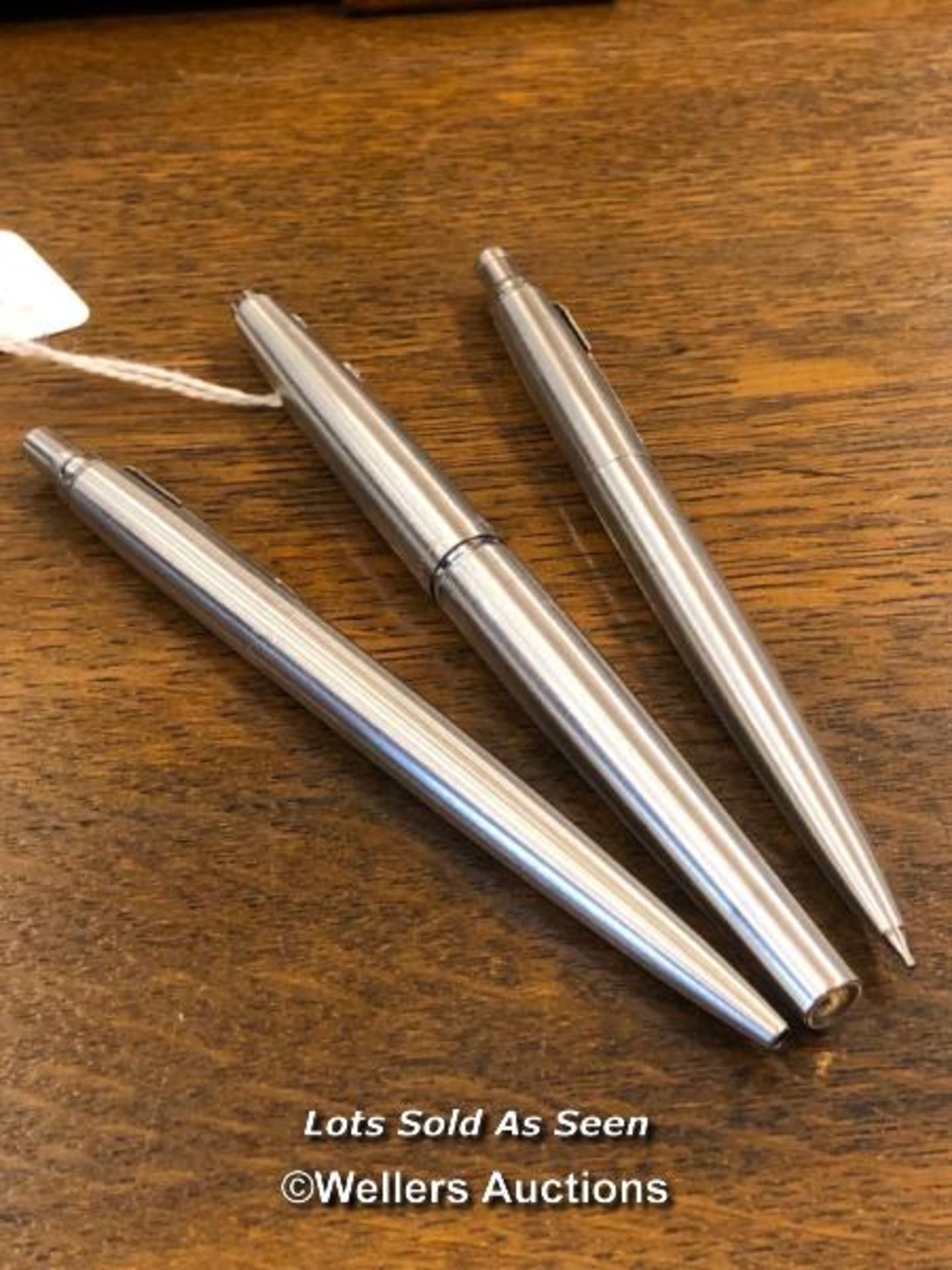 *PARKER 45 FOUNTAIN PEN AND TWO PARKER BIROS / LOCATED AT VICTORIA ANTIQUES, WADEBRIDGE, PL27 7DD