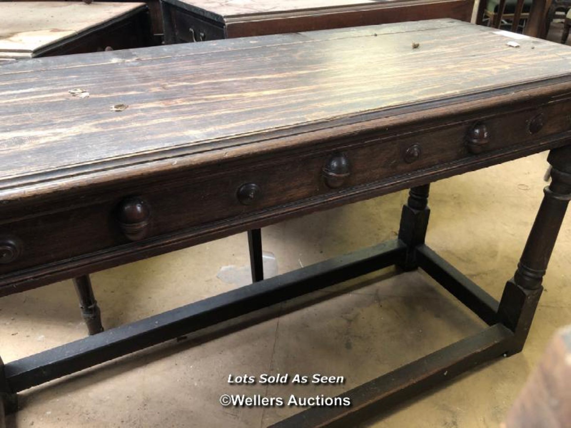 OAK HALLWAY TABLE, 44.5 X 16.5 X 26.5 INCHES / LOCATED AT VICTORIA ANTIQUES, WADEBRIDGE, PL27 7DD - Image 2 of 3