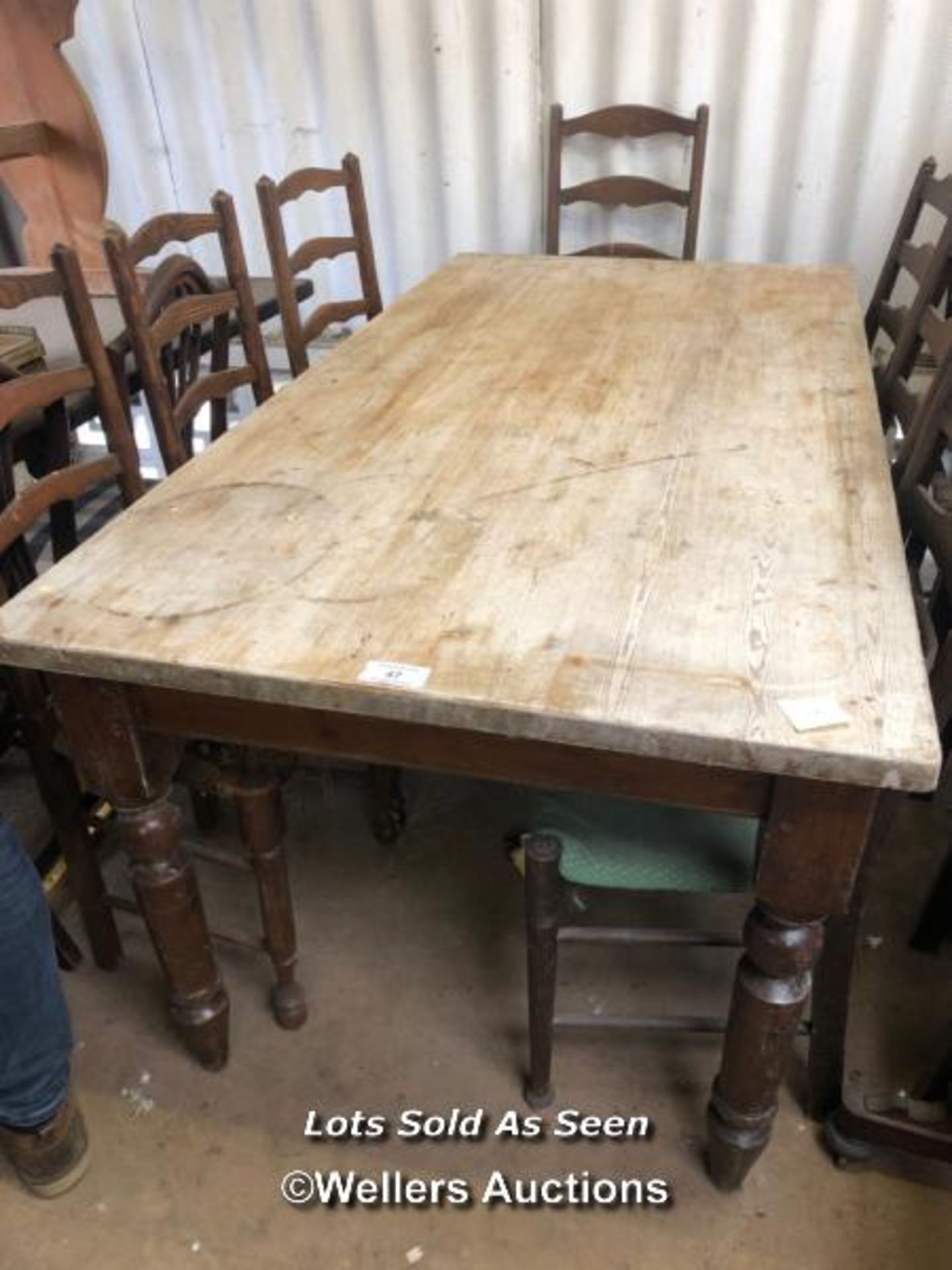 LARGE OAK REFECTORY TABLE, 72 X 36 X 30.5 INCHES / LOCATED AT VICTORIA ANTIQUES, WADEBRIDGE, PL27