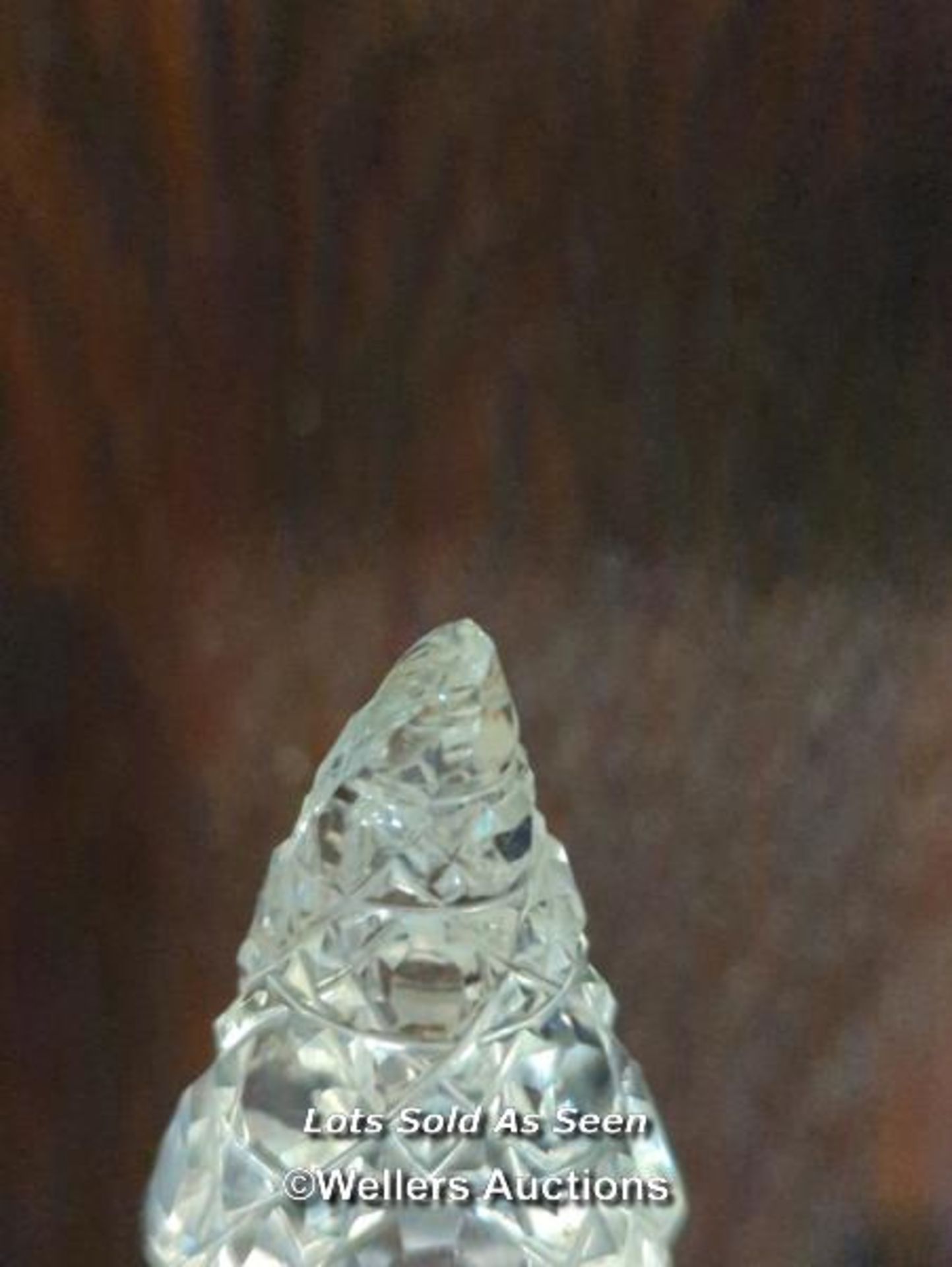 *HOBNAIL CUT SCENT BOTTLE WITH SILVER MOUNT / LOCATED AT VICTORIA ANTIQUES, WADEBRIDGE, PL27 7DD - Image 2 of 2