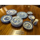 *PART BLUE AND WHITE WEDGWOOD DINNER SERVICE / LOCATED AT VICTORIA ANTIQUES, WADEBRIDGE, PL27 7DD