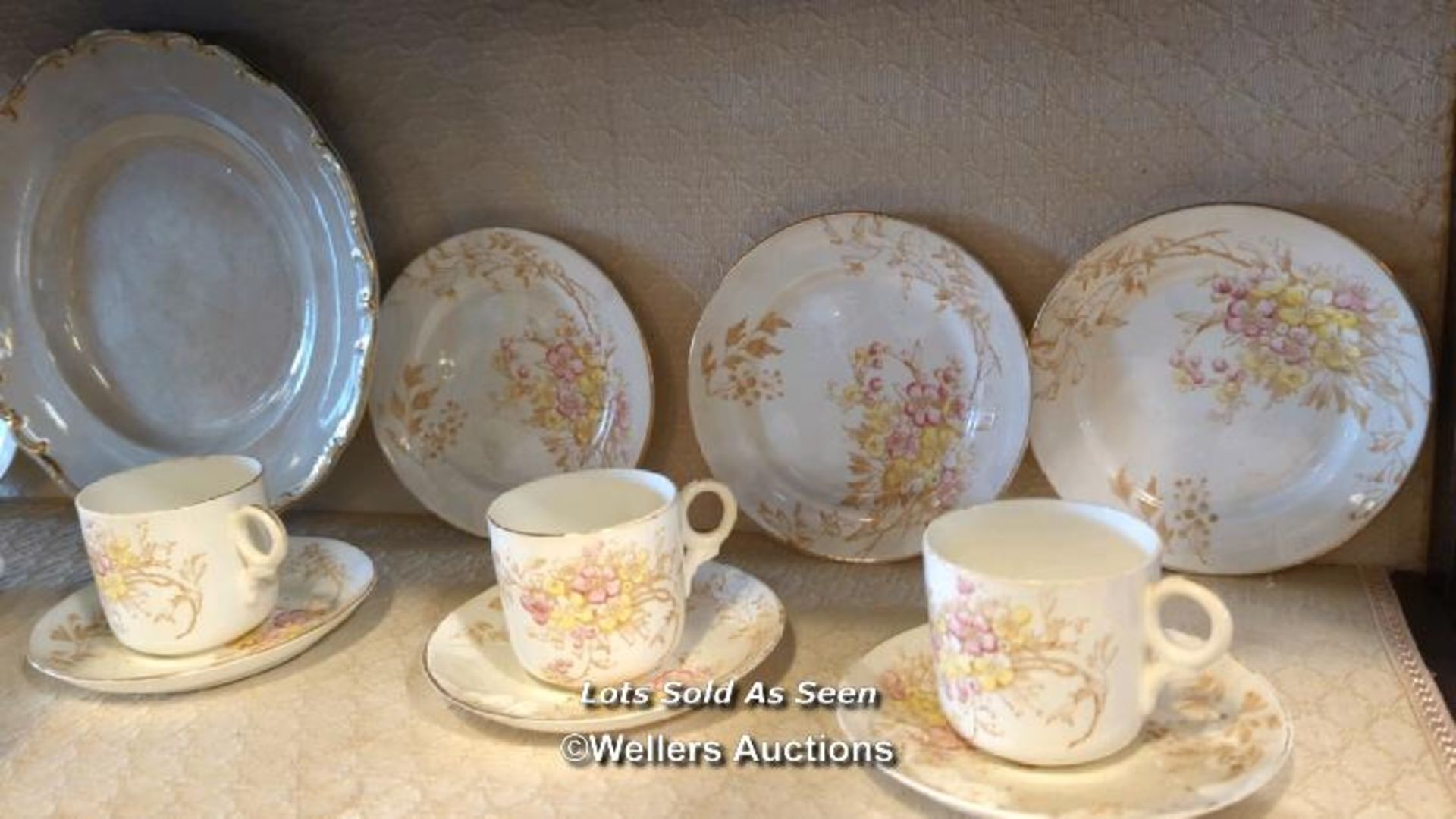 *ASSORTED PART TEA AND DINNER SERVICE / LOCATED AT VICTORIA ANTIQUES, WADEBRIDGE, PL27 7DD - Image 3 of 7
