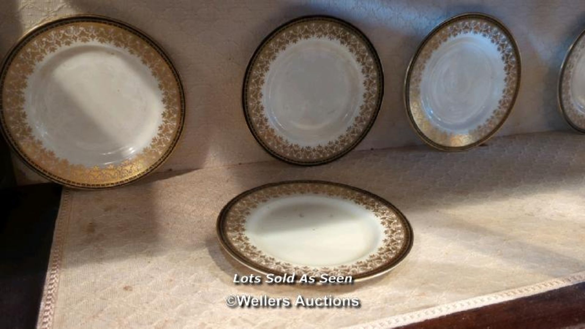 *ASSORTED PART TEA AND DINNER SERVICE / LOCATED AT VICTORIA ANTIQUES, WADEBRIDGE, PL27 7DD - Image 6 of 7