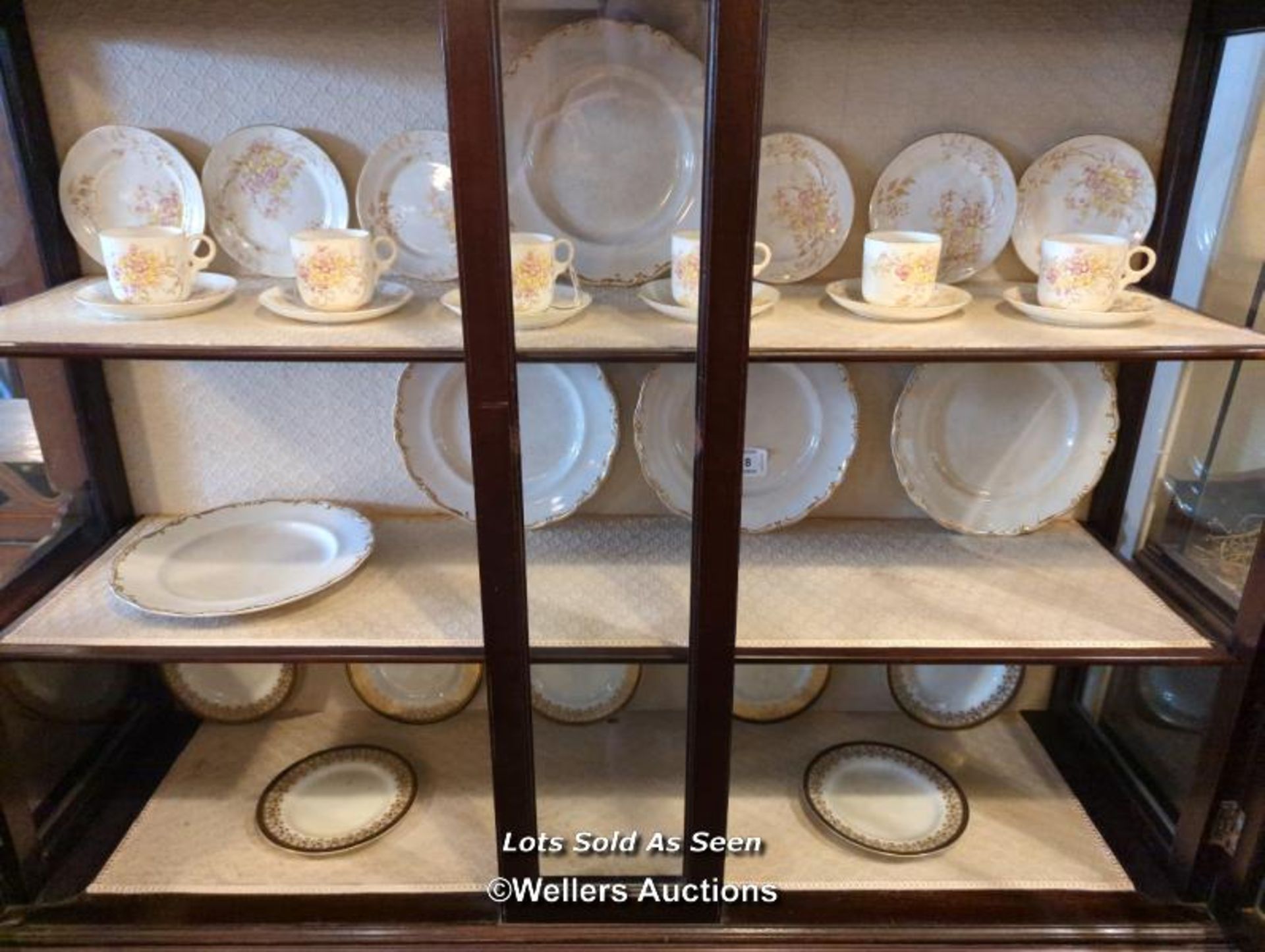 *ASSORTED PART TEA AND DINNER SERVICE / LOCATED AT VICTORIA ANTIQUES, WADEBRIDGE, PL27 7DD
