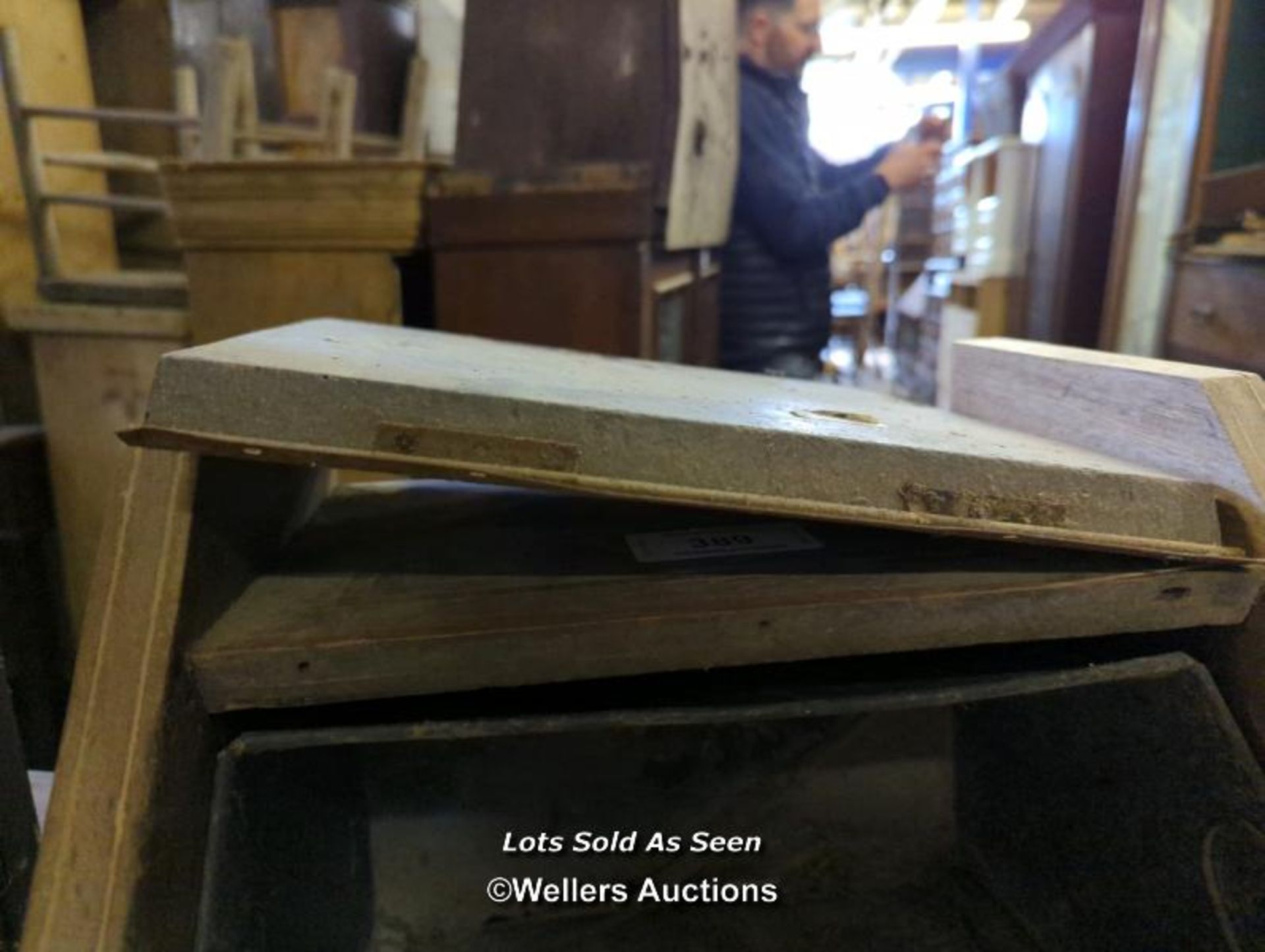 WOODEN INLAID COAL BOX / LOCATED AT VICTORIA ANTIQUES, WADEBRIDGE, PL27 7DD - Image 3 of 3