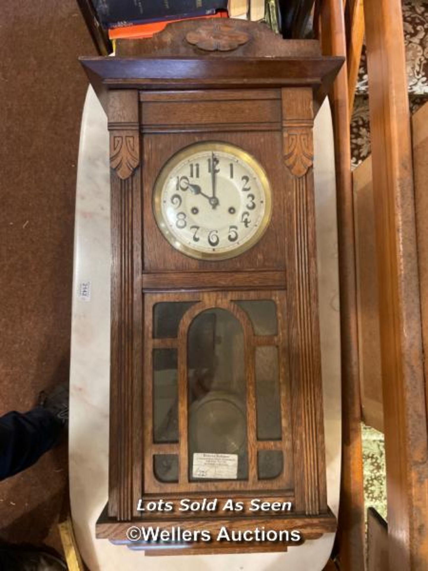 *OAK WALL CLOCK, 80CM / LOCATED AT VICTORIA ANTIQUES, WADEBRIDGE, PL27 7DD